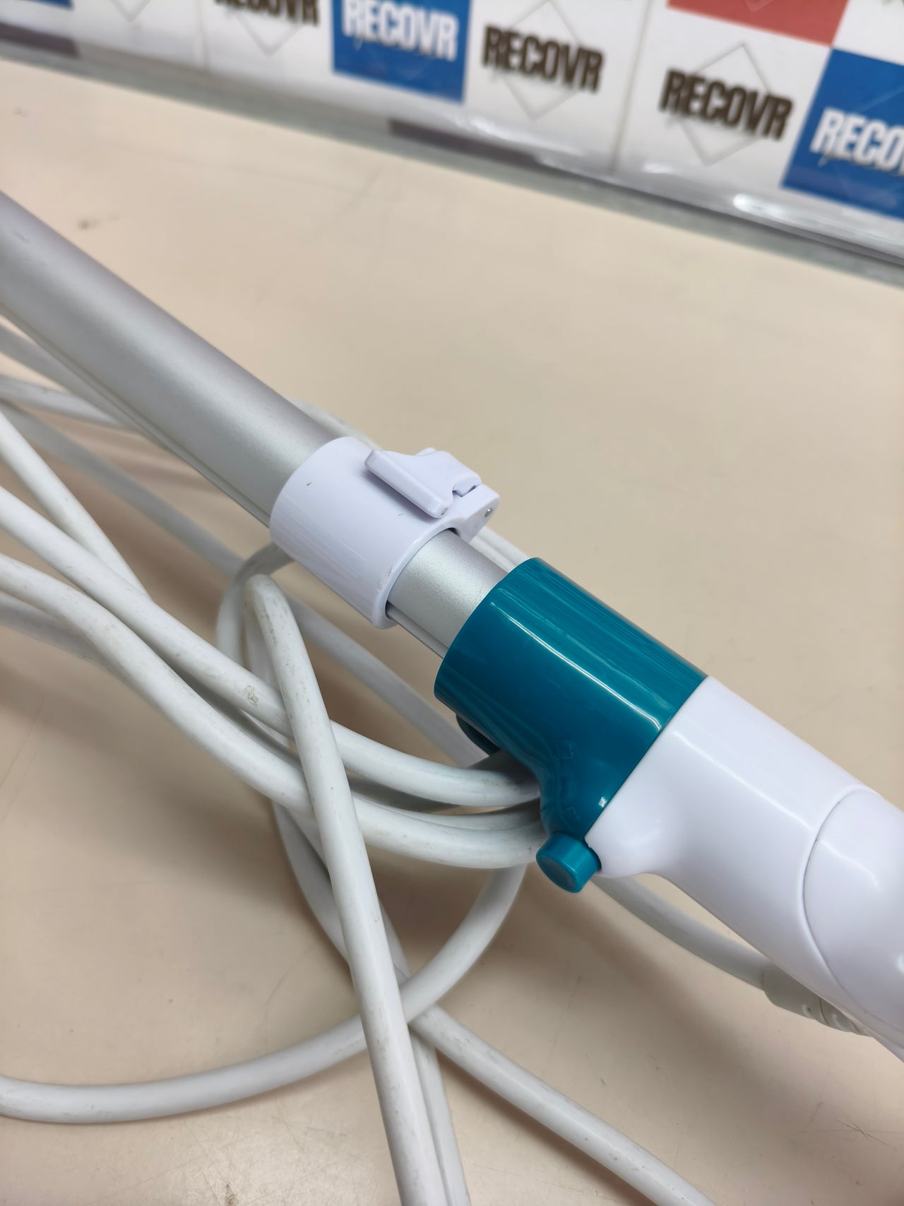 Mopa a vapor multifunción 10 en 1 para limpiar el hogar.