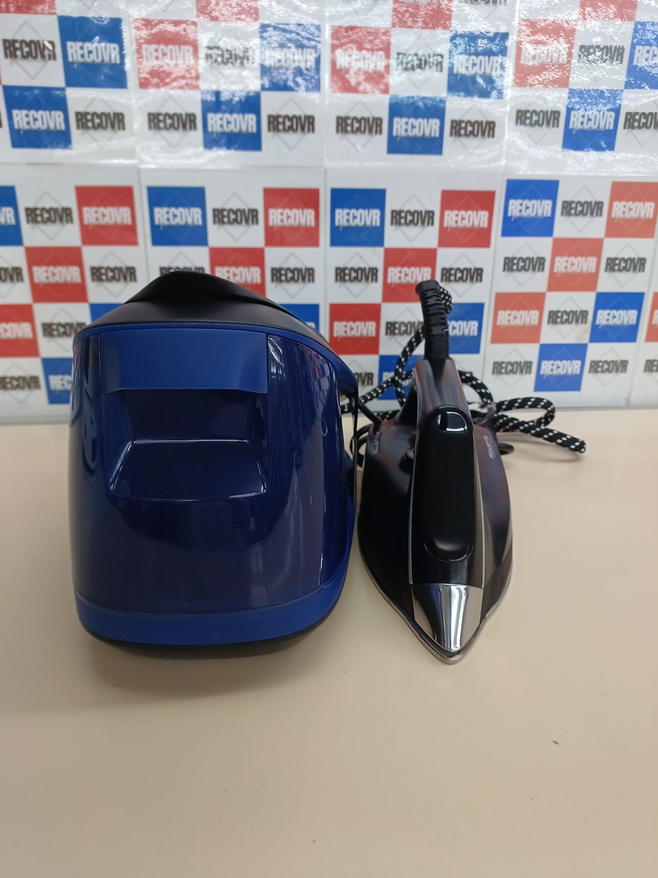 Centro de planchado 6,2 bares con vapor potente Rowenta