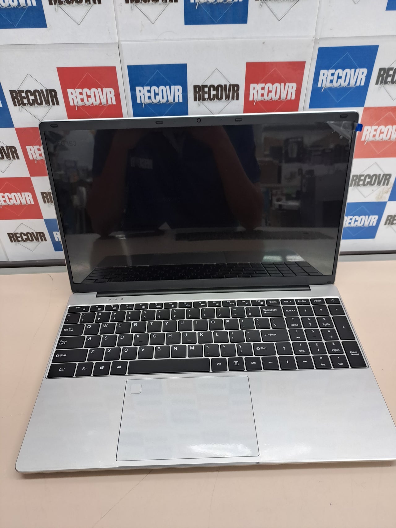 Portátil 15,6” 16GB RAM 512GB SSD Celeron N5095