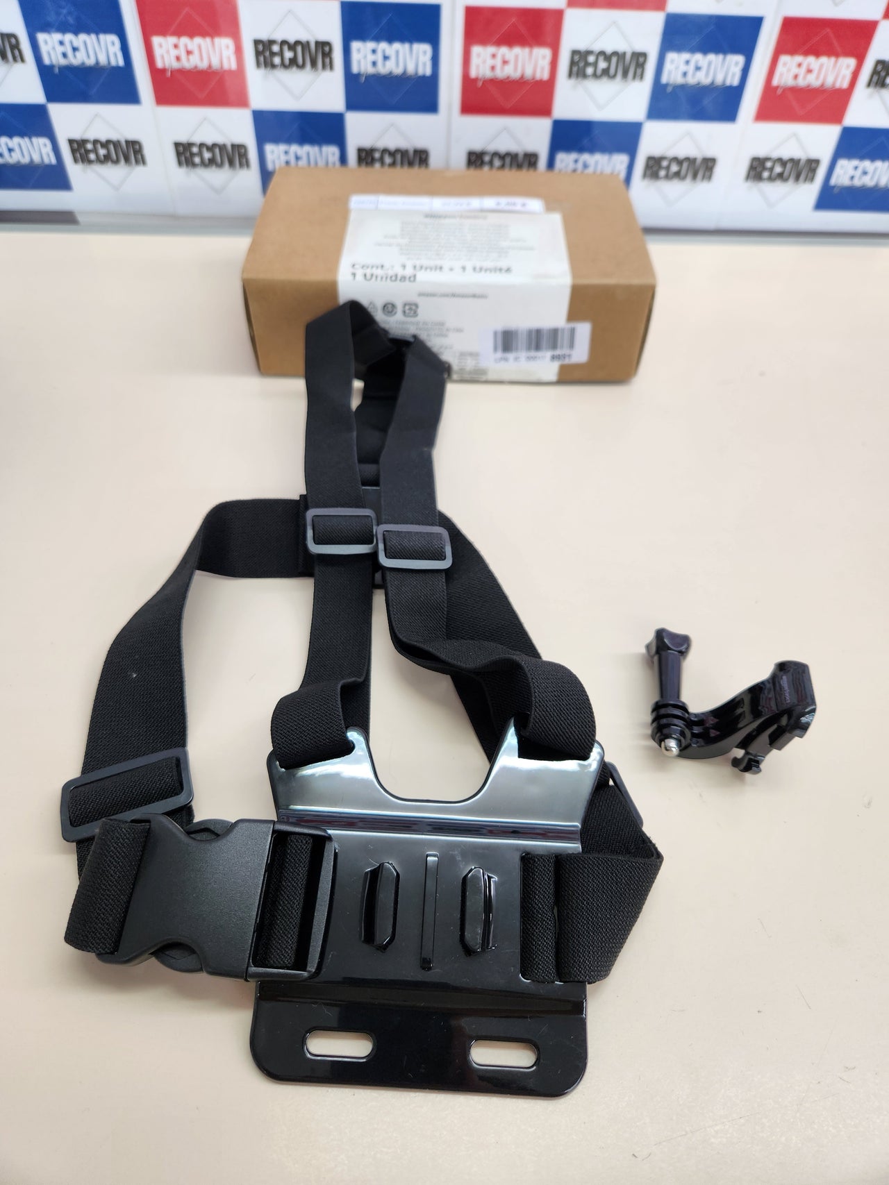 Arnés de Pecho Ajustable para GoPro y Cámaras de Acción, Ligero y Cómodo, Amazon Basics