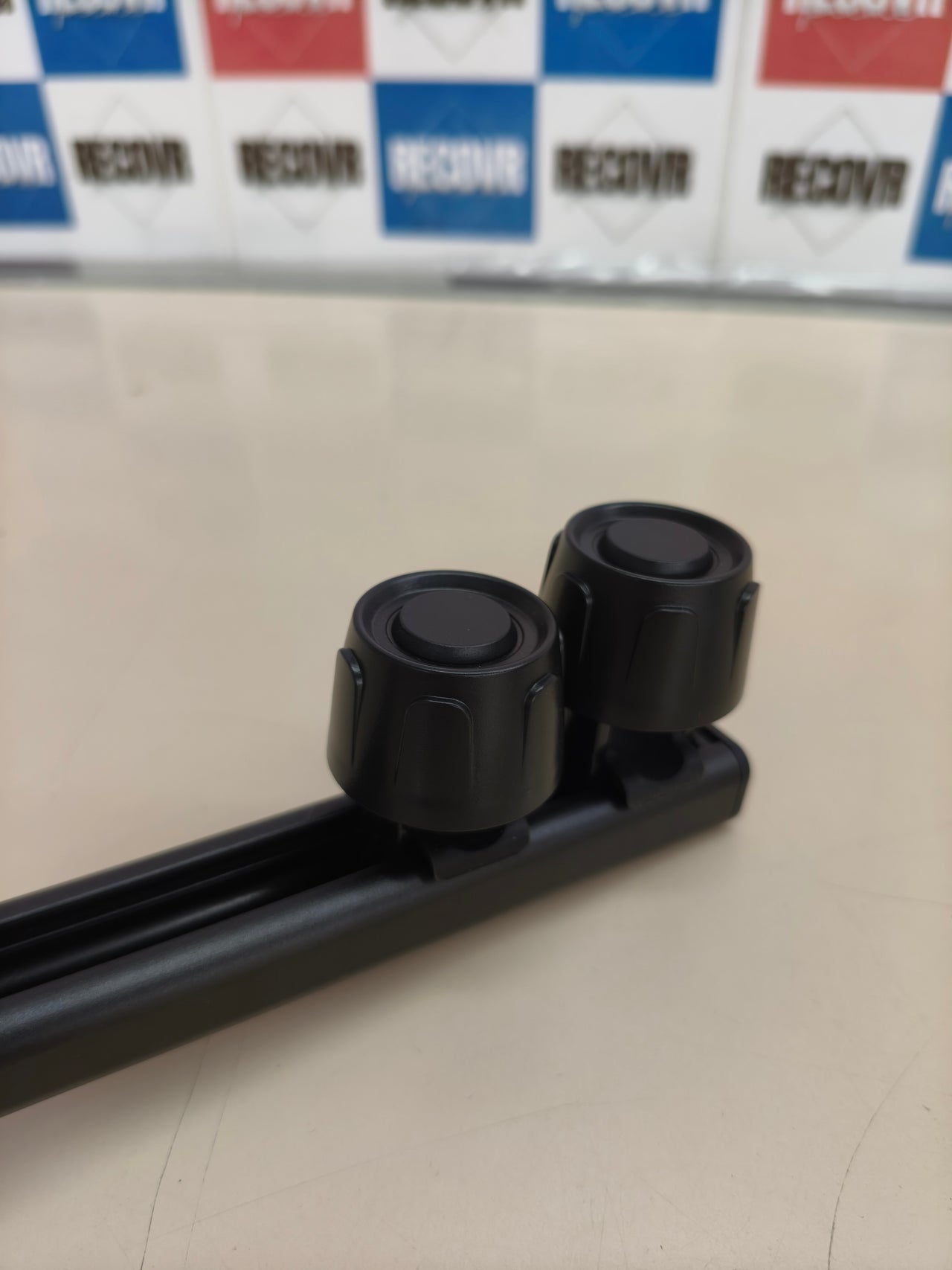 Soporte de tablet para reposacabezas de coche con giro 360°