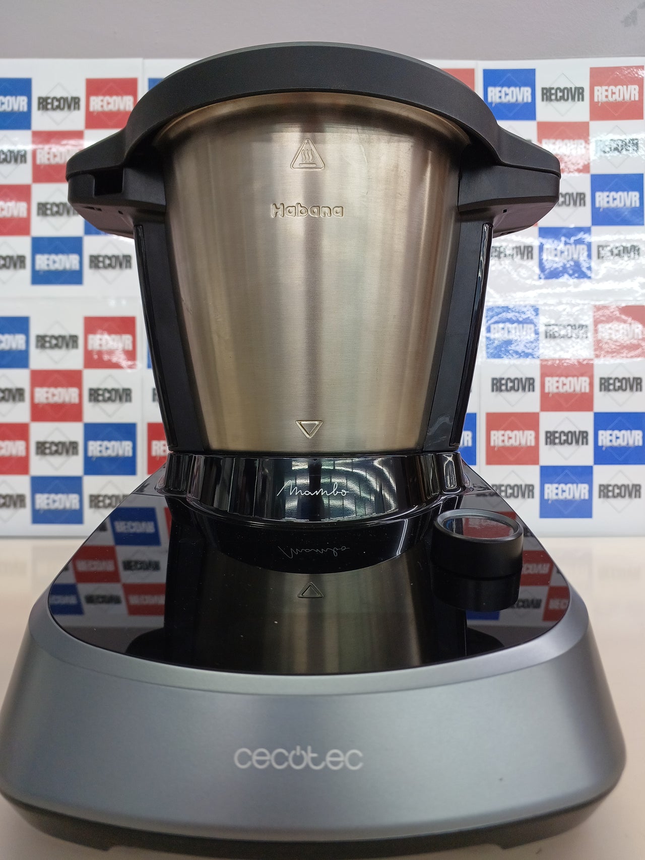 Cecotec Robot de Cocina Multifunción Mambo Touch con Jarra Habana. 1600 W, 37 Funciones, Pantalla Táctil TFT 5" con Recetario Integrado, 3,3 Litros, APP, Báscula y Jarra de Acero Inox + Habana