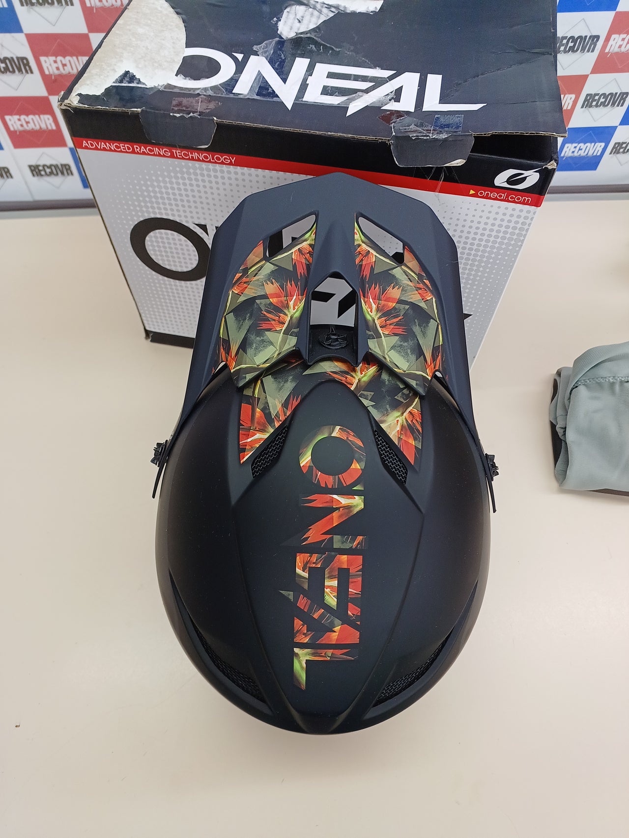 Casco Bicicleta montaña Talla S (55 56)| MTB Downhill | Según Norma de Seguridad EN1078, Aberturas de ventilación para Flujo de Aire y refrigeración, Carcasa Exterior de ABS | Casco Fury O'NEAL