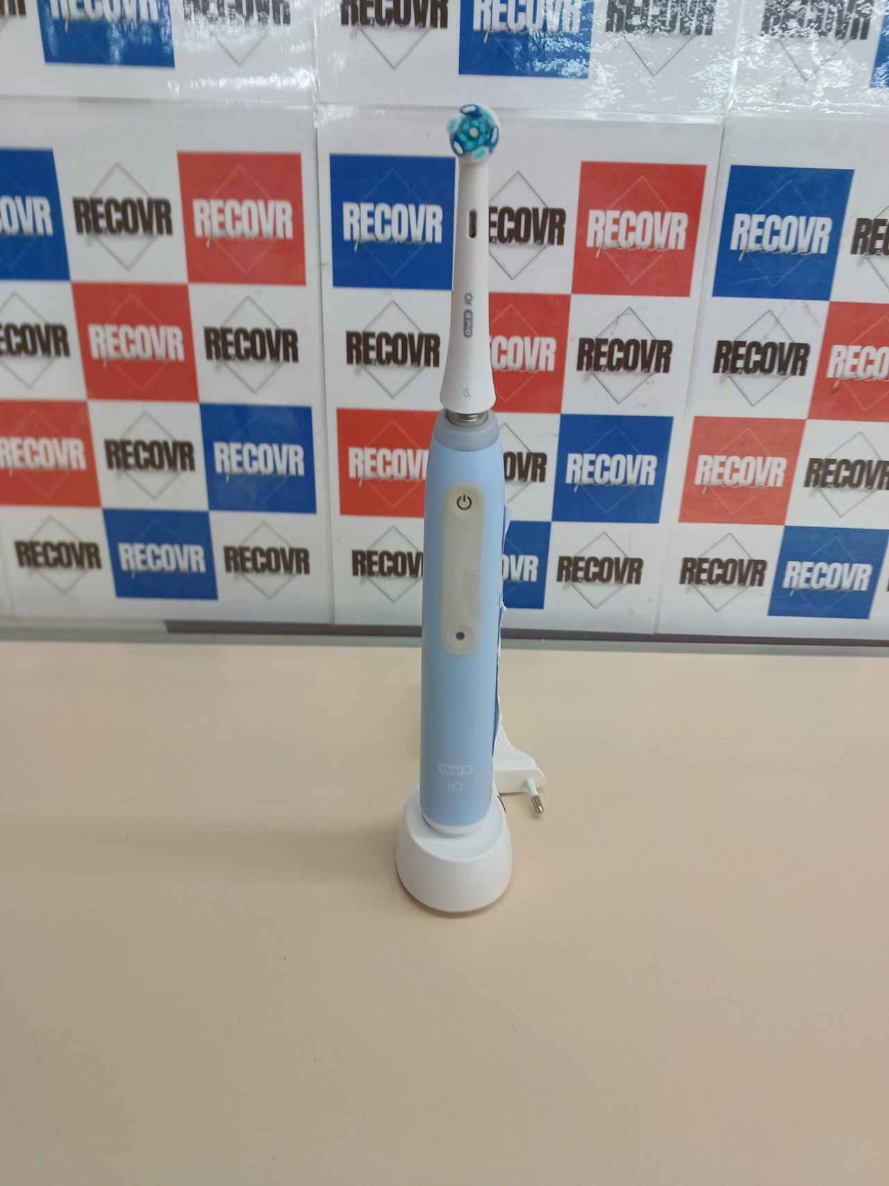 Cepillo dental eléctrico recargable iO 3N Oral-B