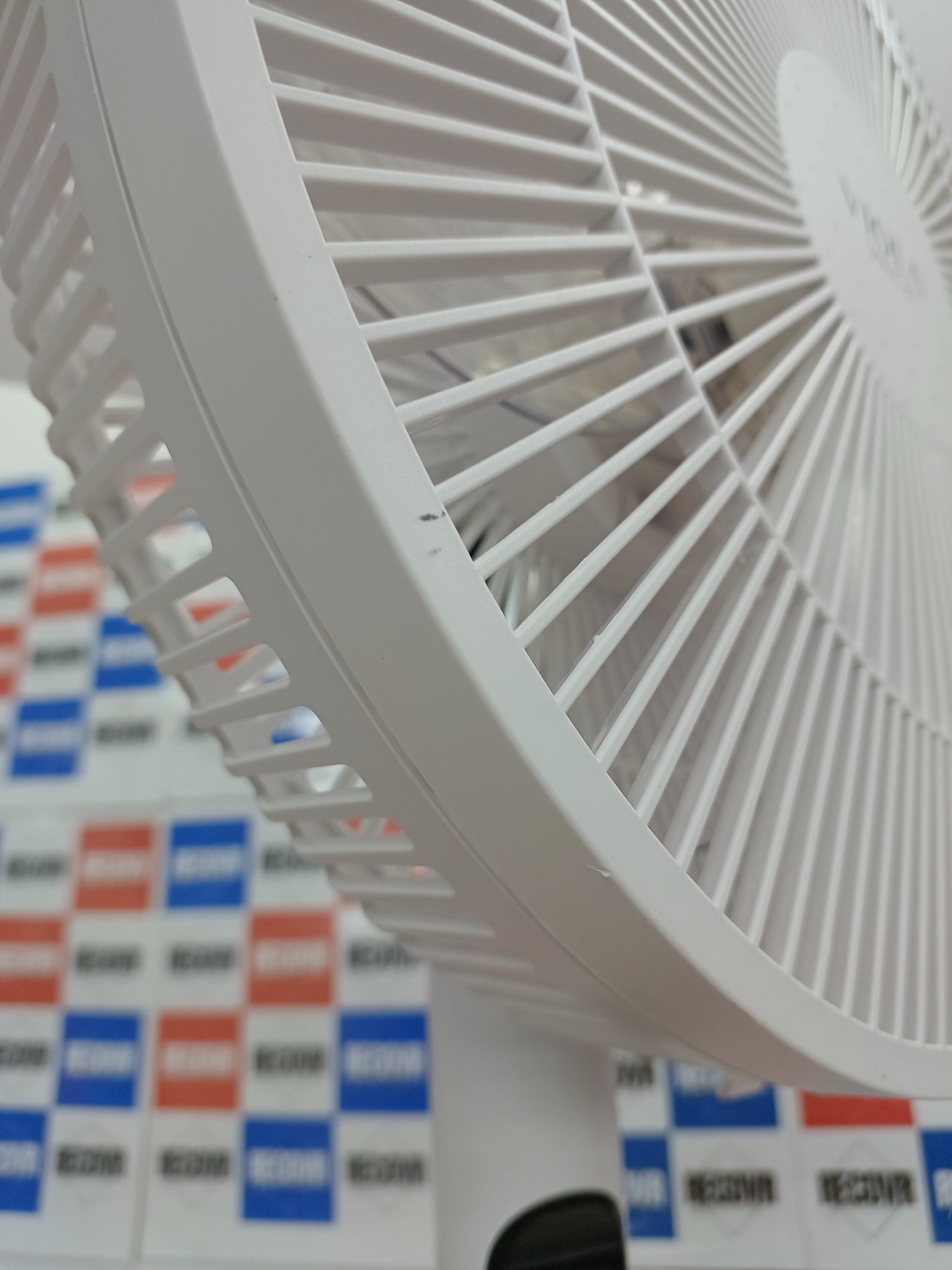 Ventilador de Pie VIOLA Silencioso Mando a Distancia