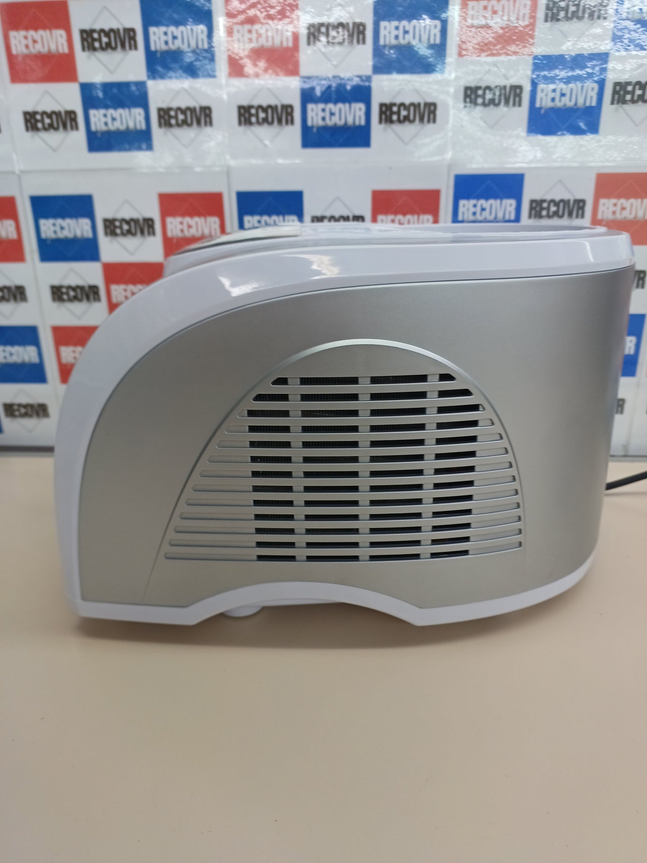 Heladera con compresor 1L con pantalla LCD Ariete