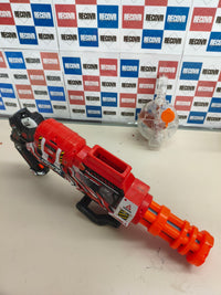 Lanzador de gel motorizado XSHOT ZURU para juegos al aire libre.