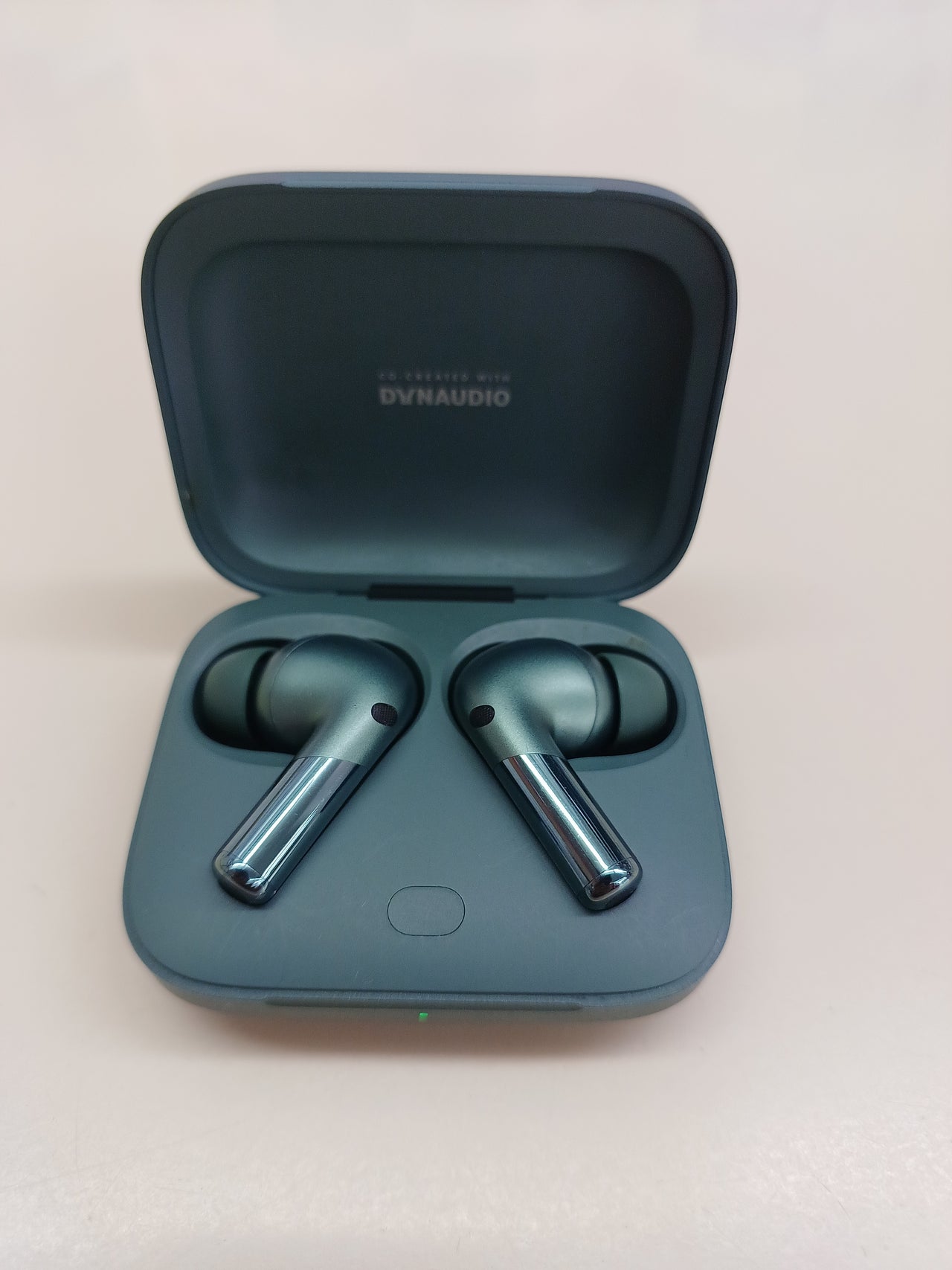 Auriculares ANC, 39h, audio espacial y carga rápida OnePlus