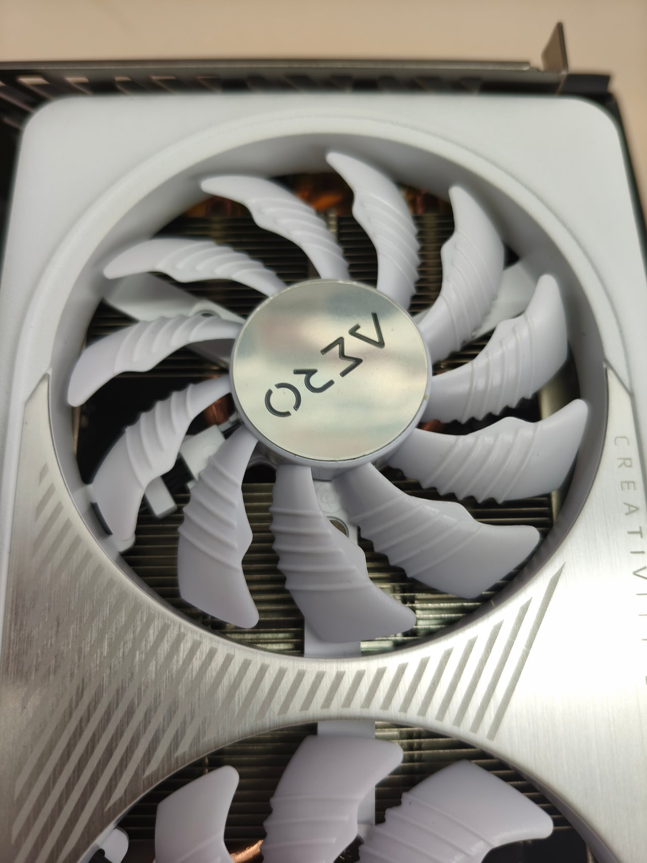 Tarjeta gráfica Gigabyte GeForce RTX 4060 AERO OC 8 GB
