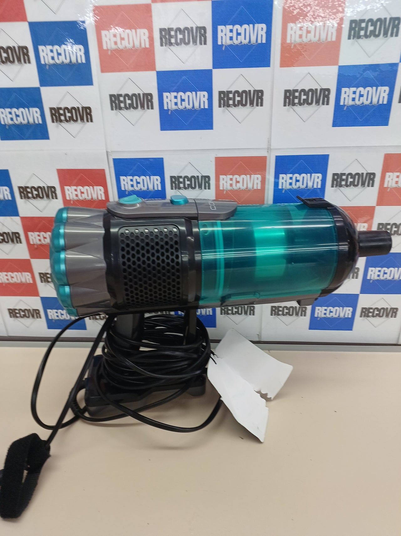 Aspiradora escoba 600W ciclónica 18kPa – Cecotec
