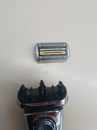 Thumbnail for Afeitadora eléctrica húmedo/seco 60 min base viaje Braun