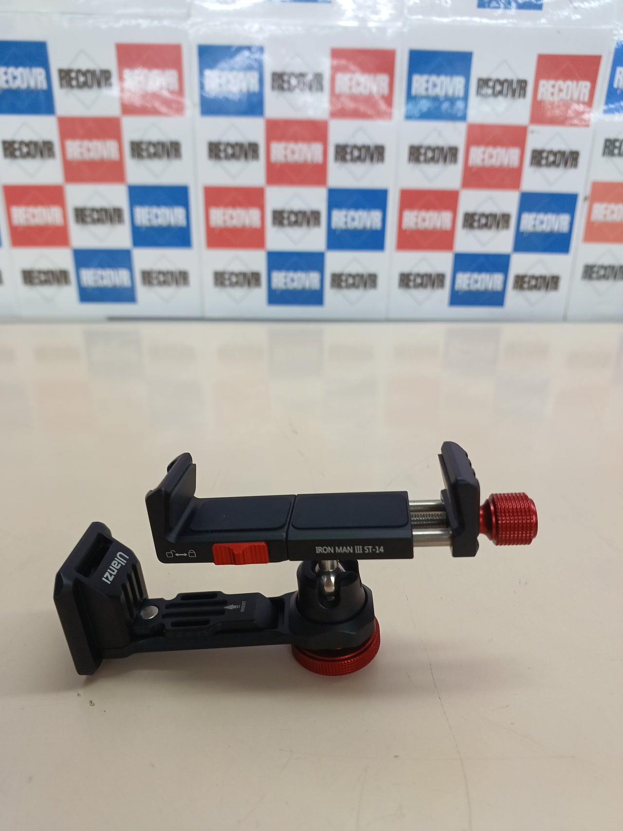 ULANZI ST-14 - Soporte de trípode para teléfono Celular, Adaptador de Aluminio con Zapata fría, Abrazadera de Soporte de teléfono Celular de 360° para iPhone 13 12 11 MAX Pro iPhone X XR XS 6 7 Plus