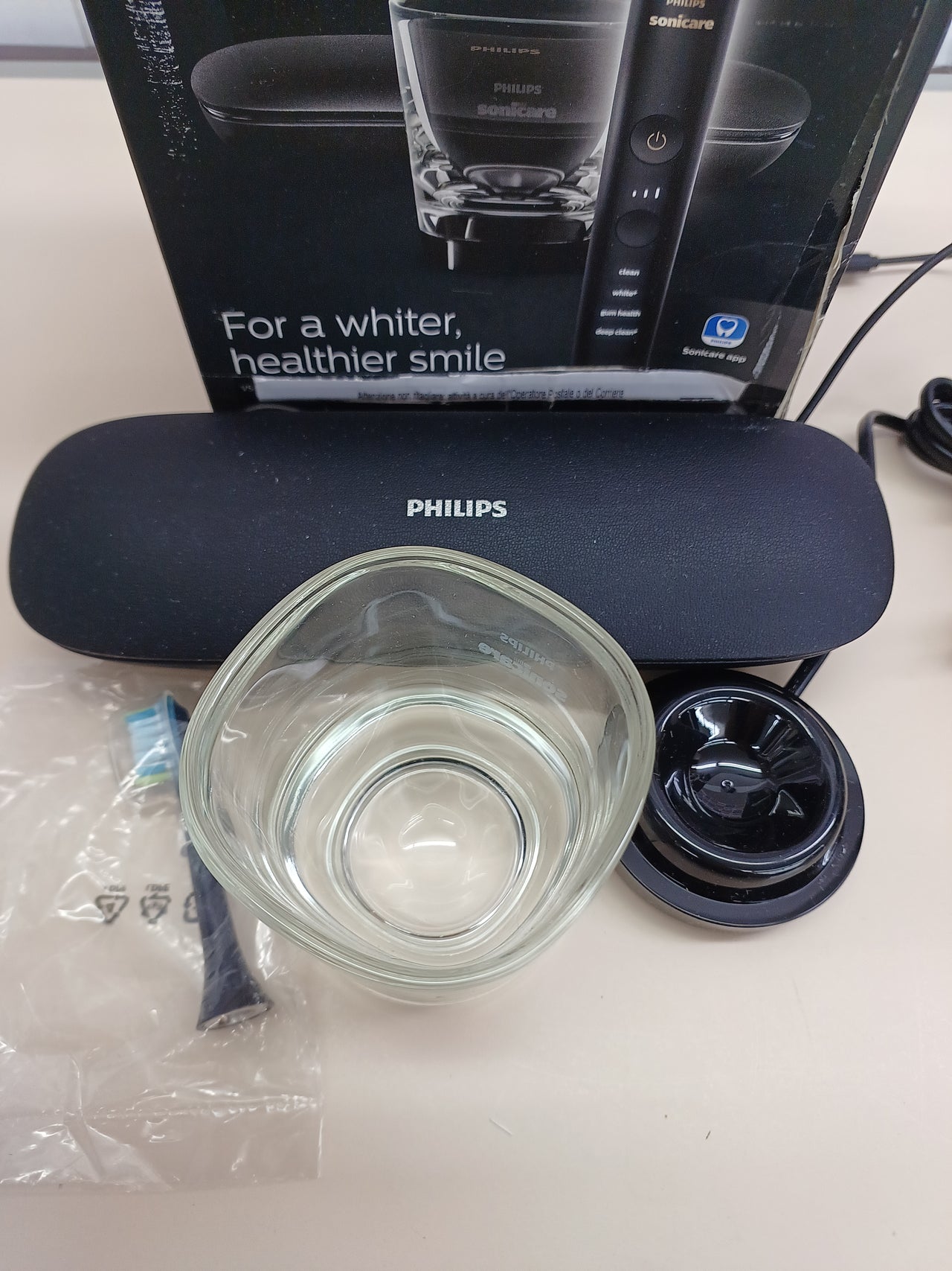 Philips Sonicare DiamondClean 9000 cepillo dental eléctrico, cepillo dental sónico con aplicación, sensor de presión, 4 modos de cepillado, 3 niveles de intensidad, negro, modelo HX9911/09