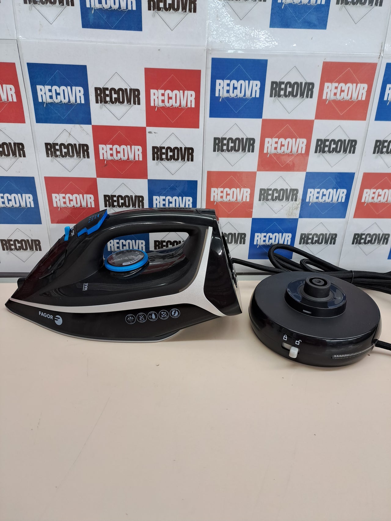 Plancha inalámbrica con base 360° – Fagor