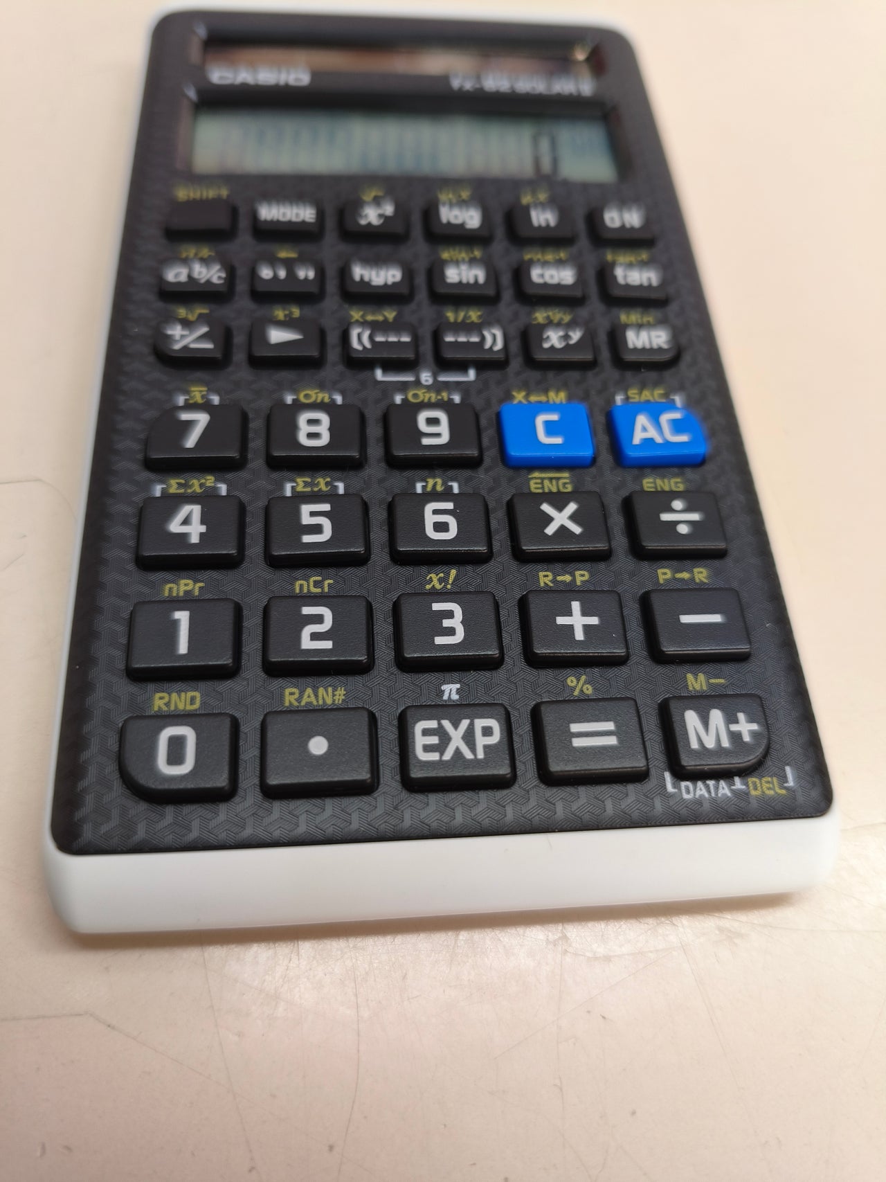 Calculadora escolar Casio FX-82SOLAR II