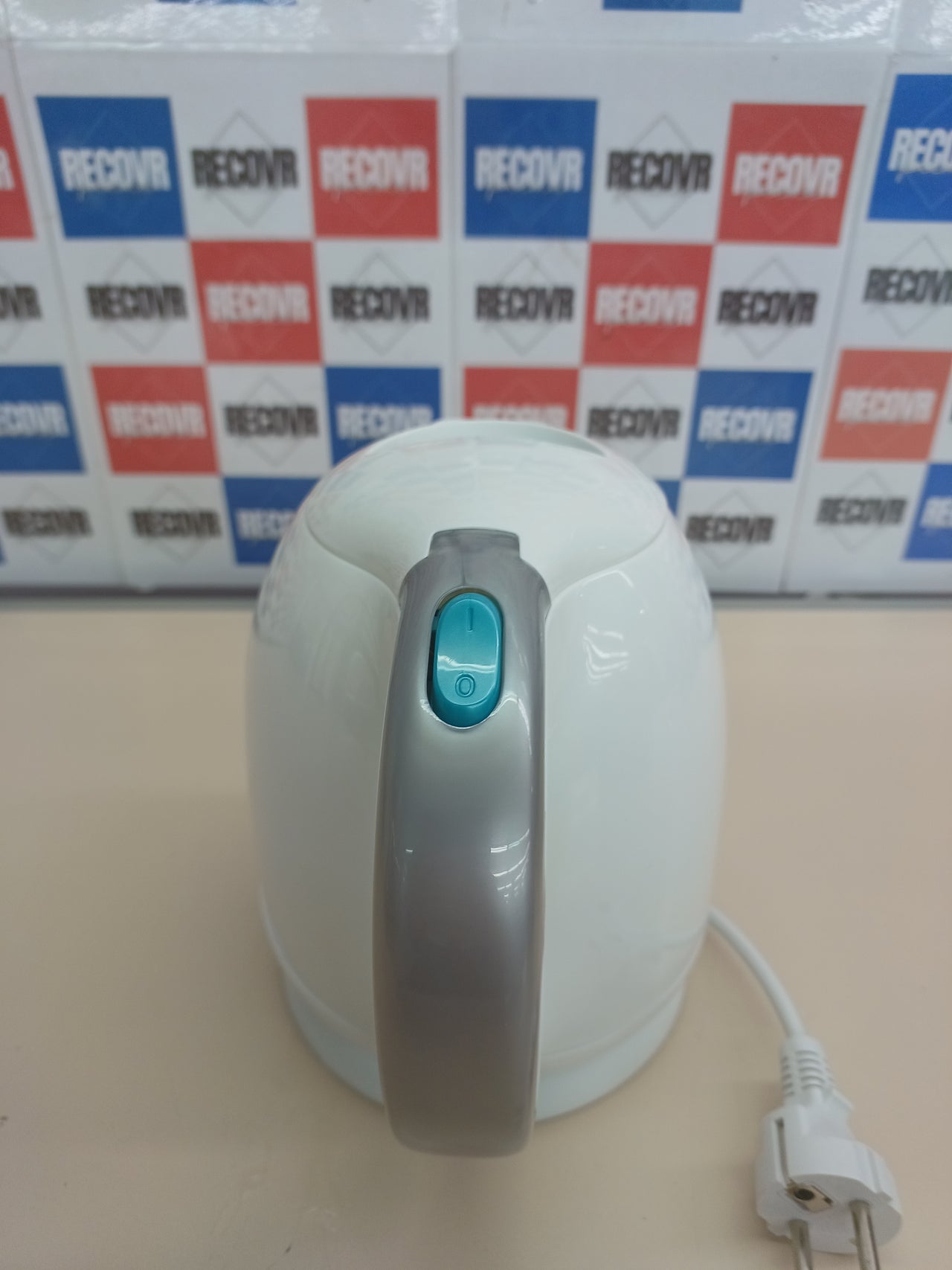Hervidor eléctrico 1,7L vidrio 2200W ThermoSense Cecotec