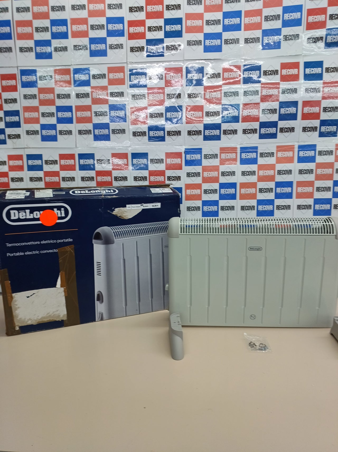 Calefactor 2000W compacto y regulable De'Longhi