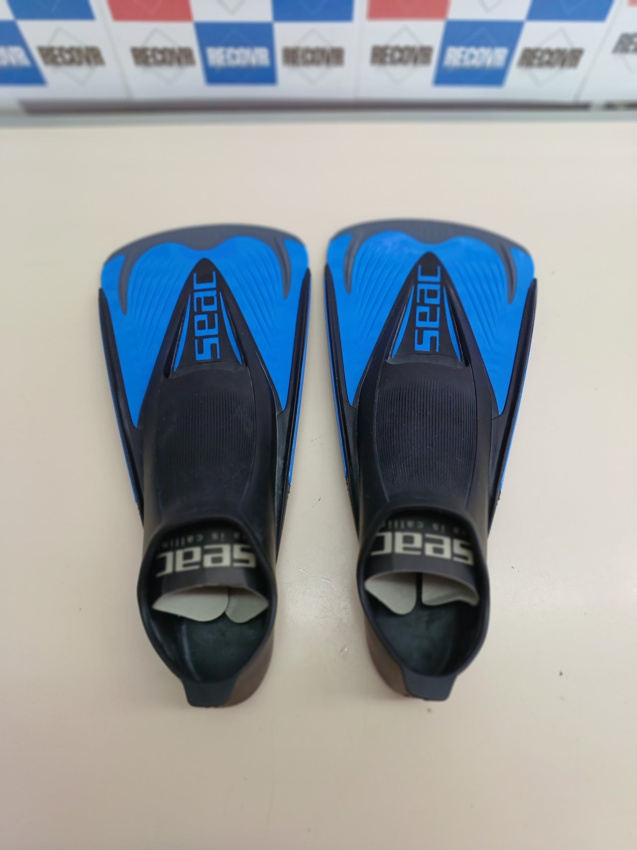 Aletas talla 36-37 cortas natación piscina y mar SEAC.
