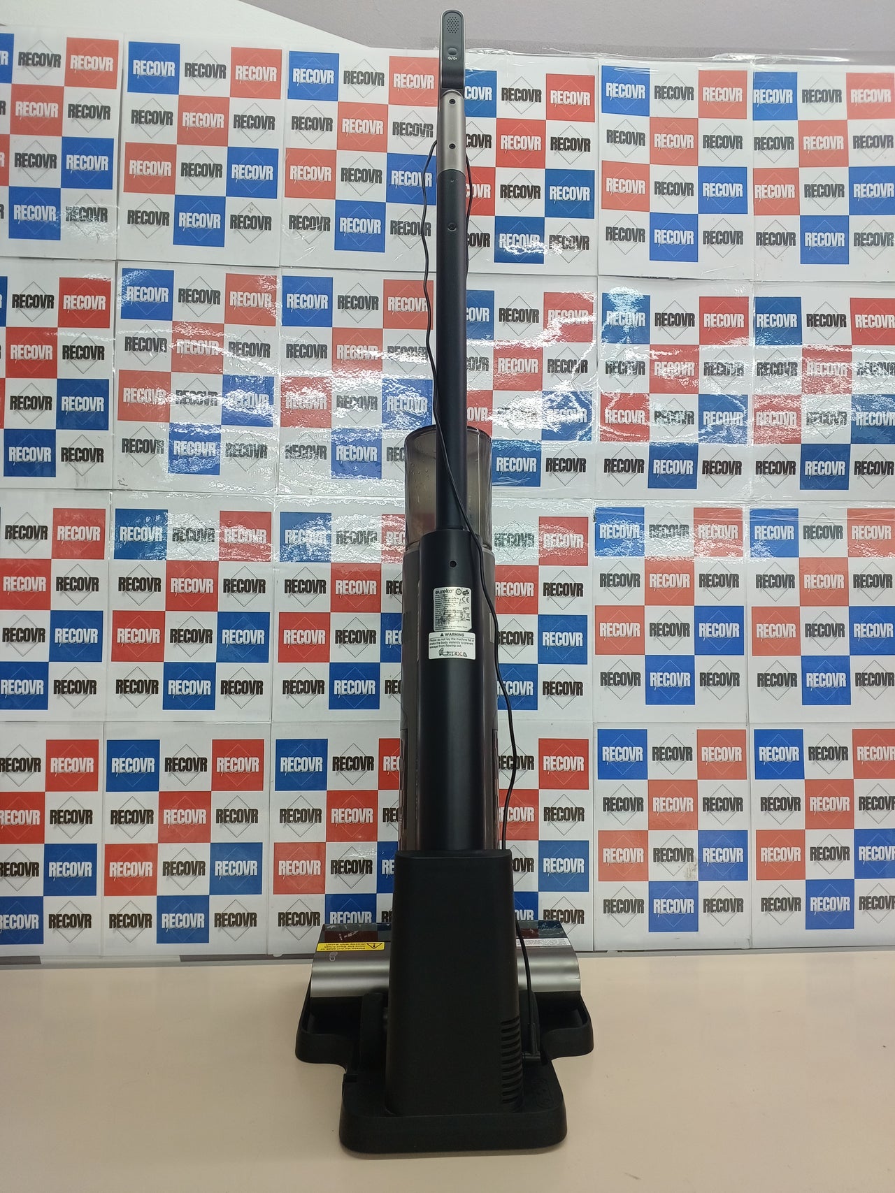 Aspirador y Fregona Eureka RapidWash NEW430