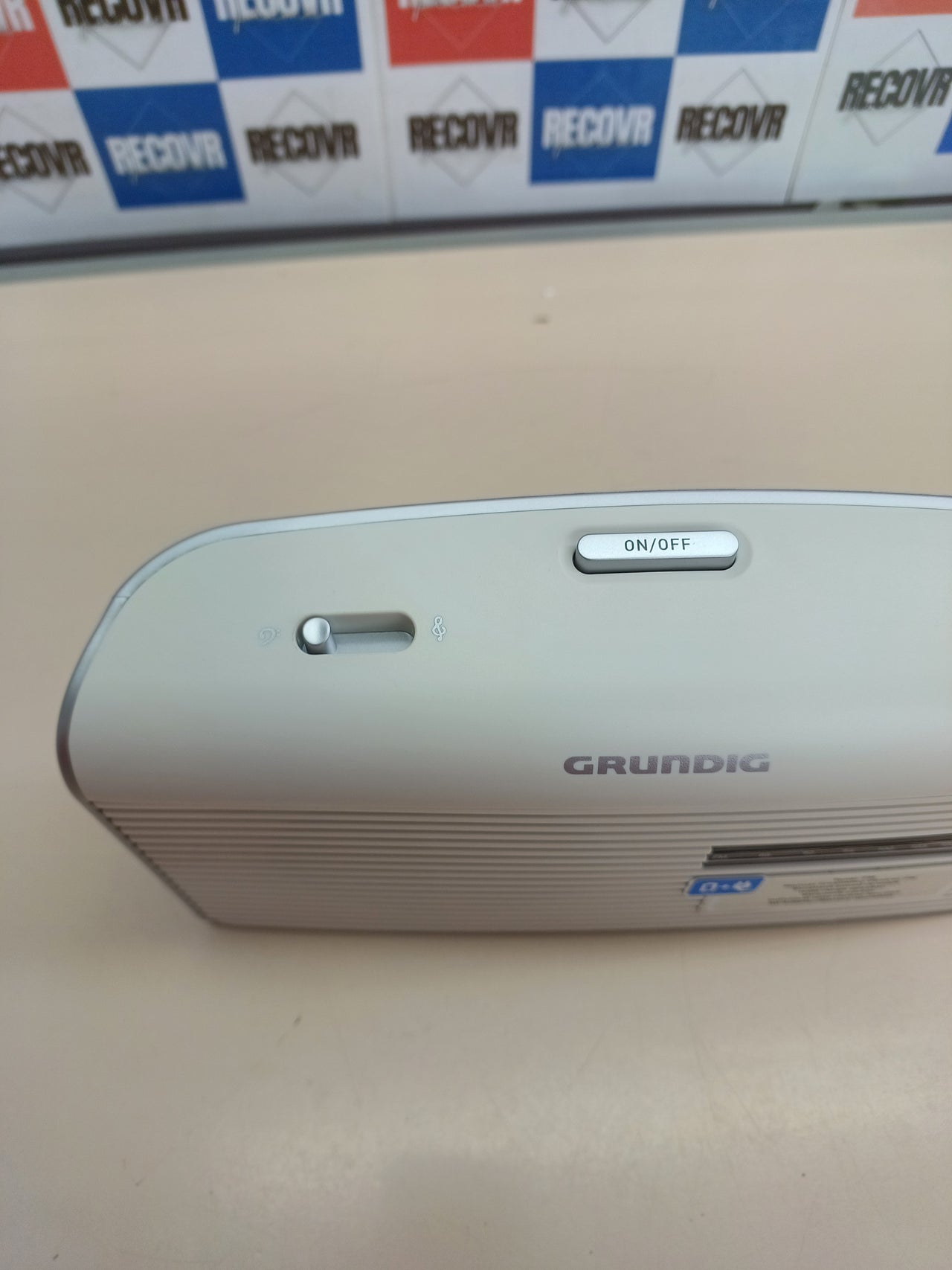 Radio portátil Grundig Music 60X FM