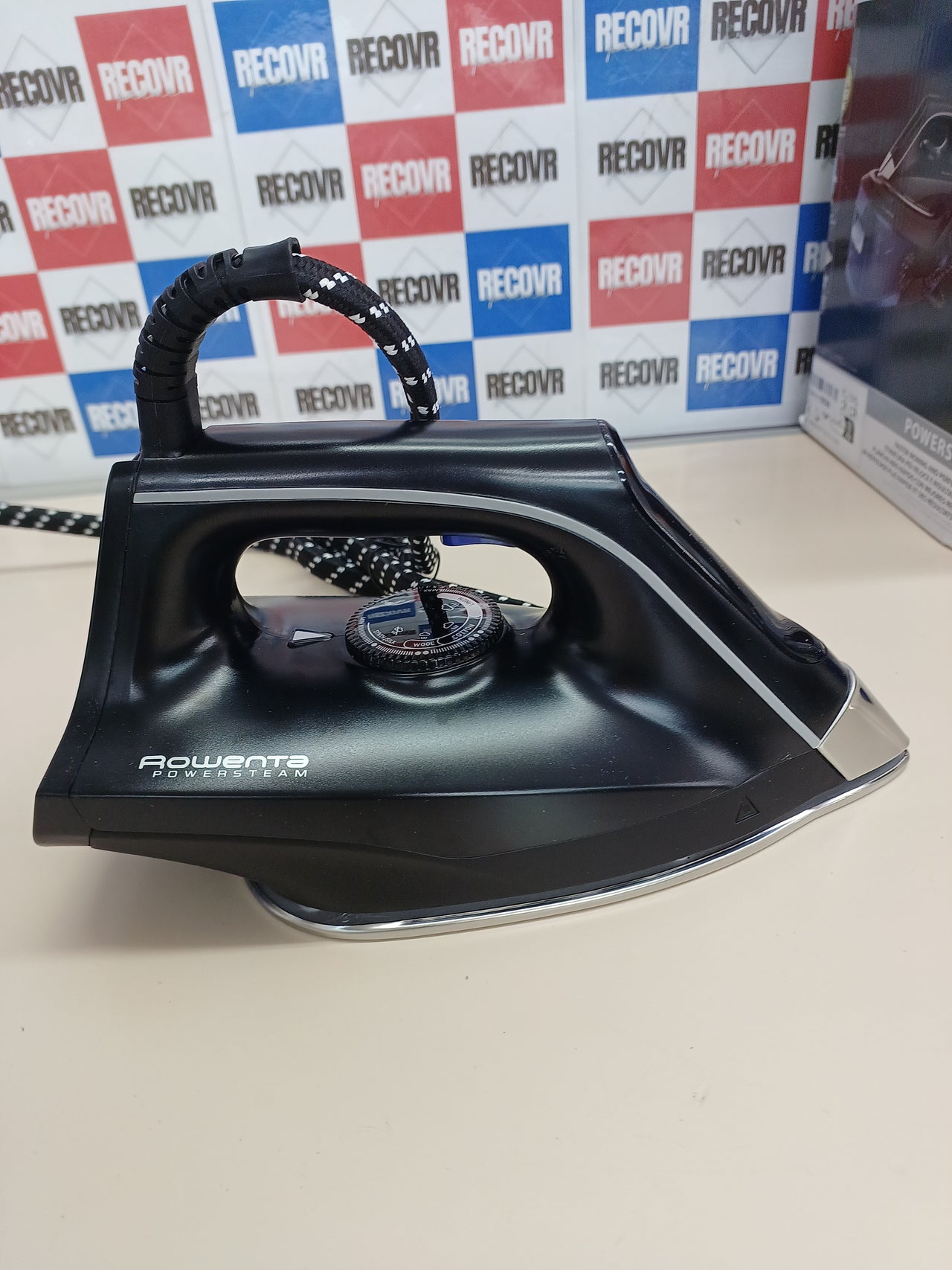 Plancha centro de vapor 6,2 bares 340 g/min Rowenta