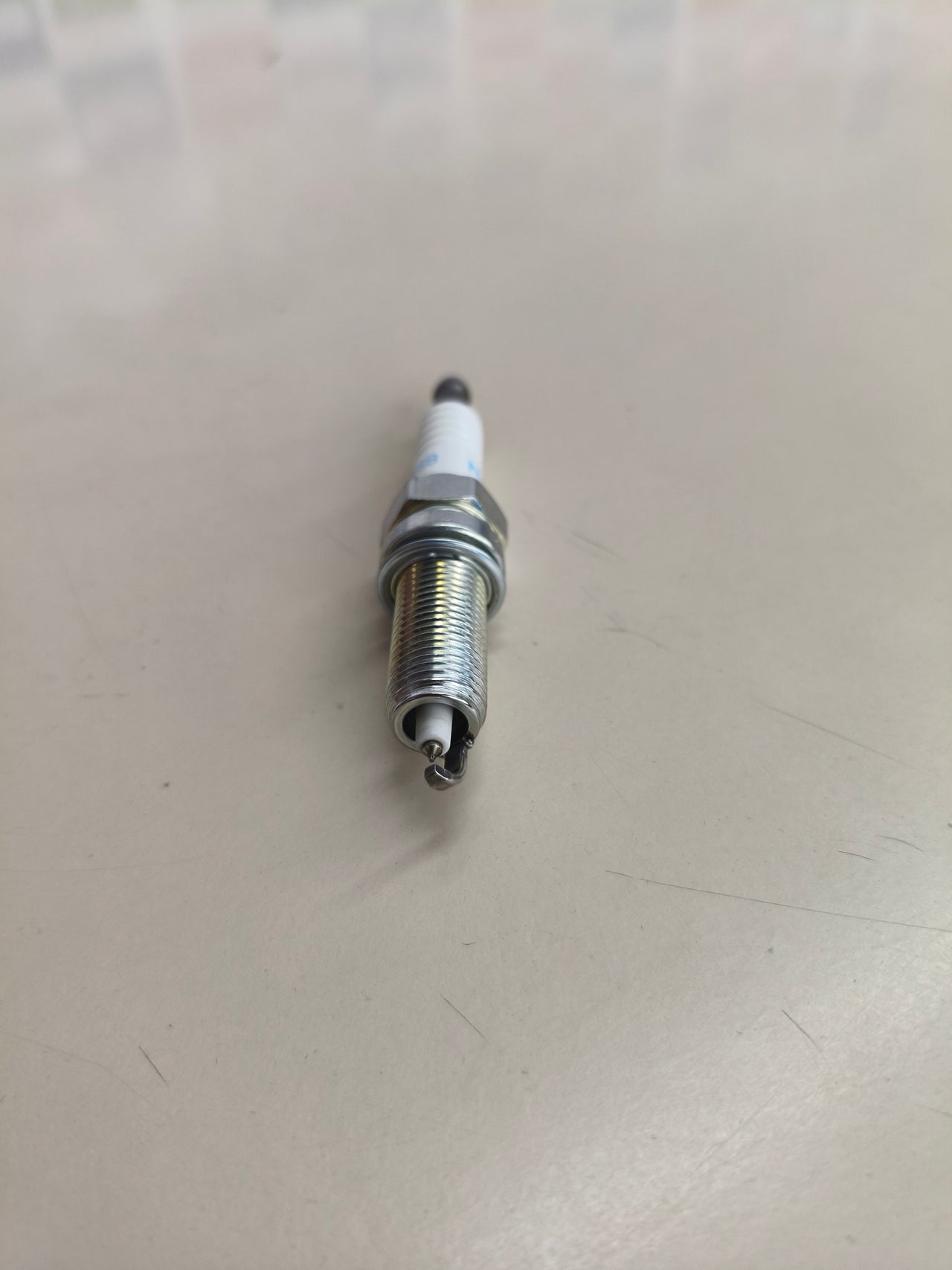 Bujía de encendido NGK Laser Iridium SILZKR6B10E 93815