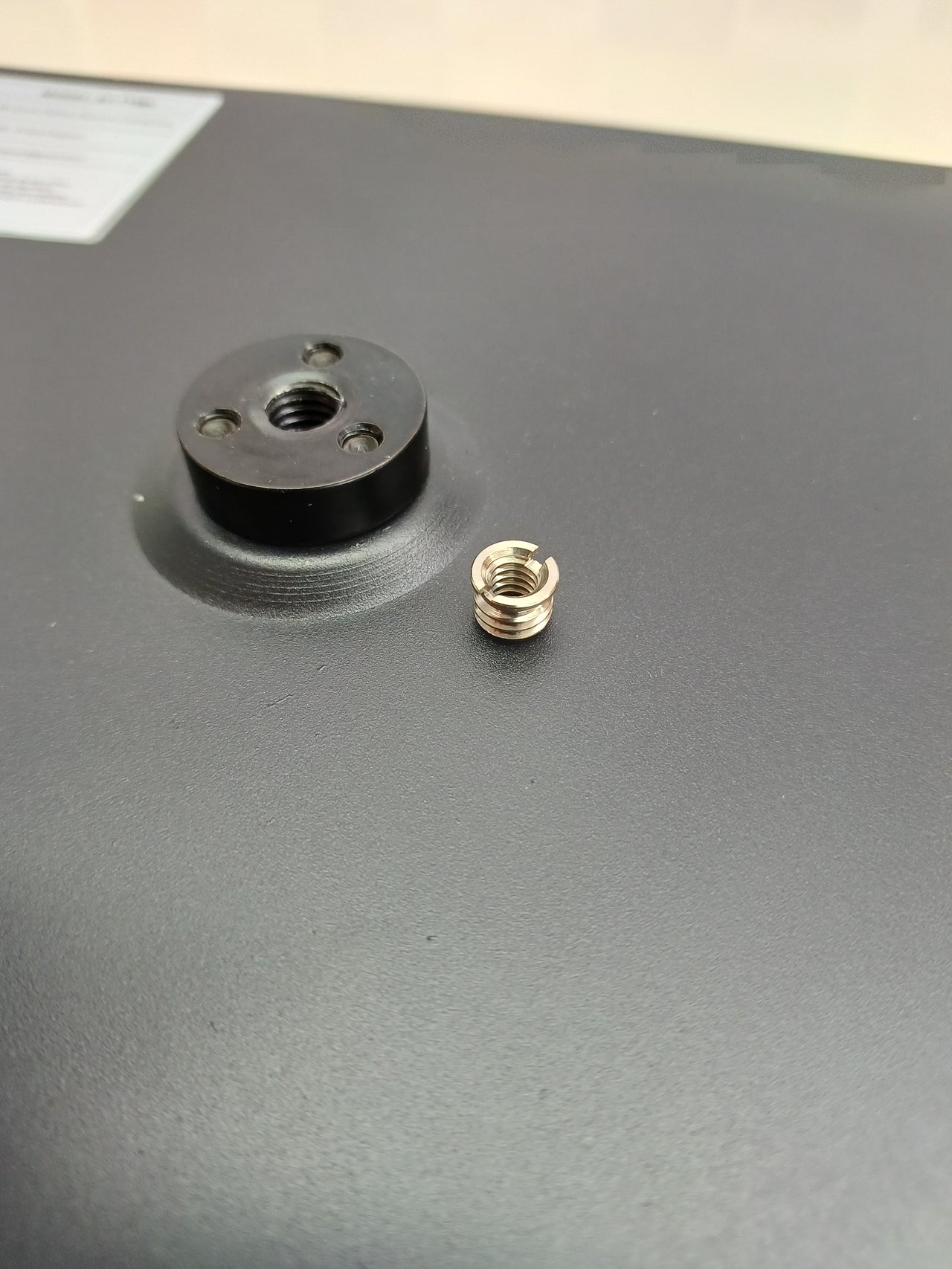Soporte de Bandeja para proyector de palés para Laptop de 1/4 a 3/8 Pulgadas, Soporte de trípode para Uso en escenarios, Salas de reuniones, Salas de conferencias al Aire Libre Neewer