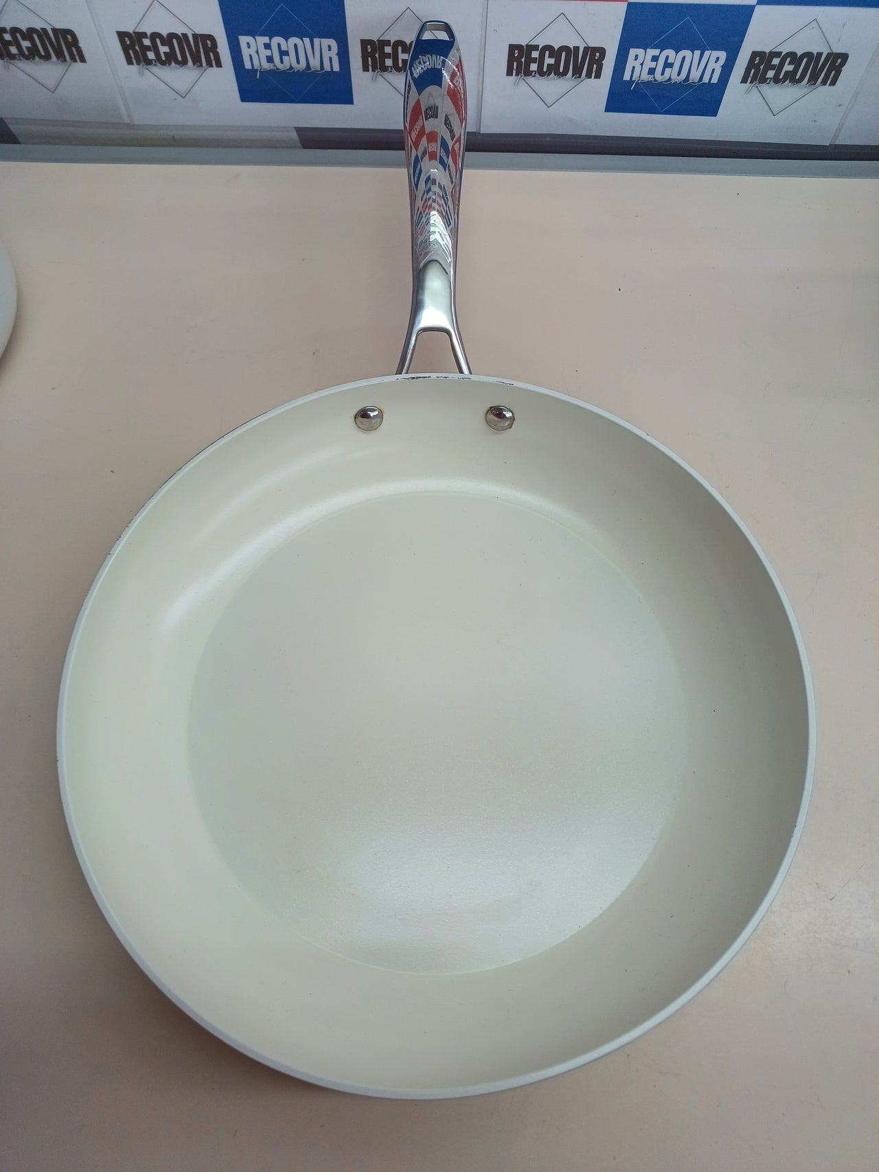 Batería cocina 8 piezas cerámica – Amazon Basics