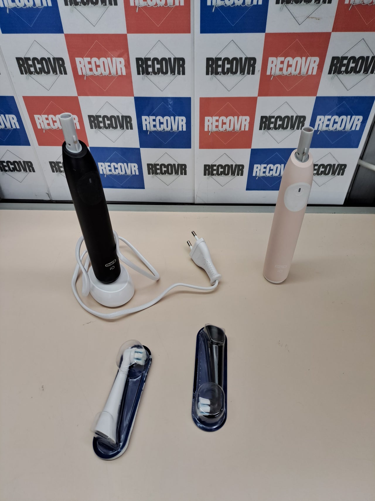 Oral-B iO 2 pack de 2 cepillos eléctricos negro y rosa