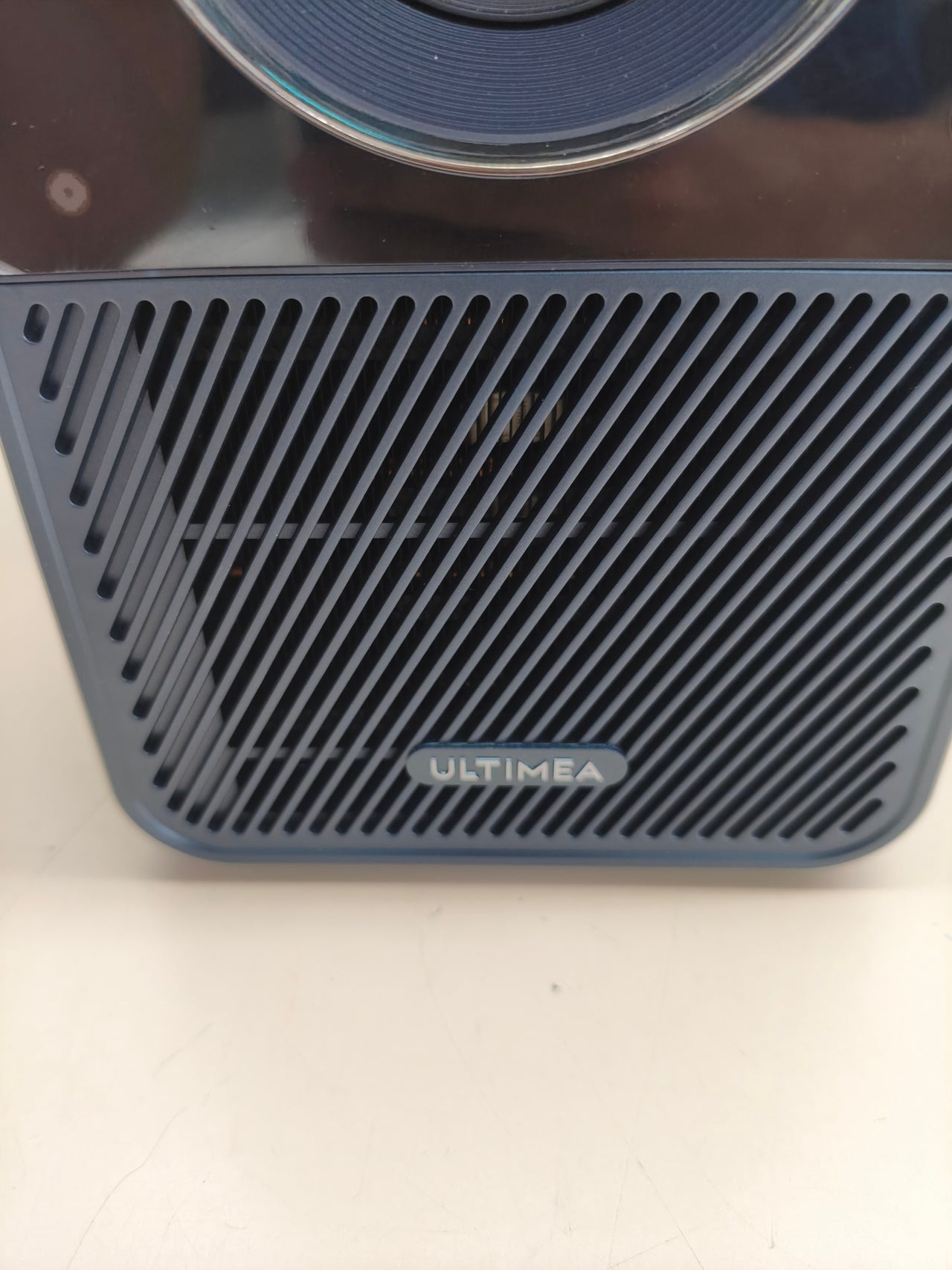 Proyector Ultimea Poseidon E40 Full HD con Android TV