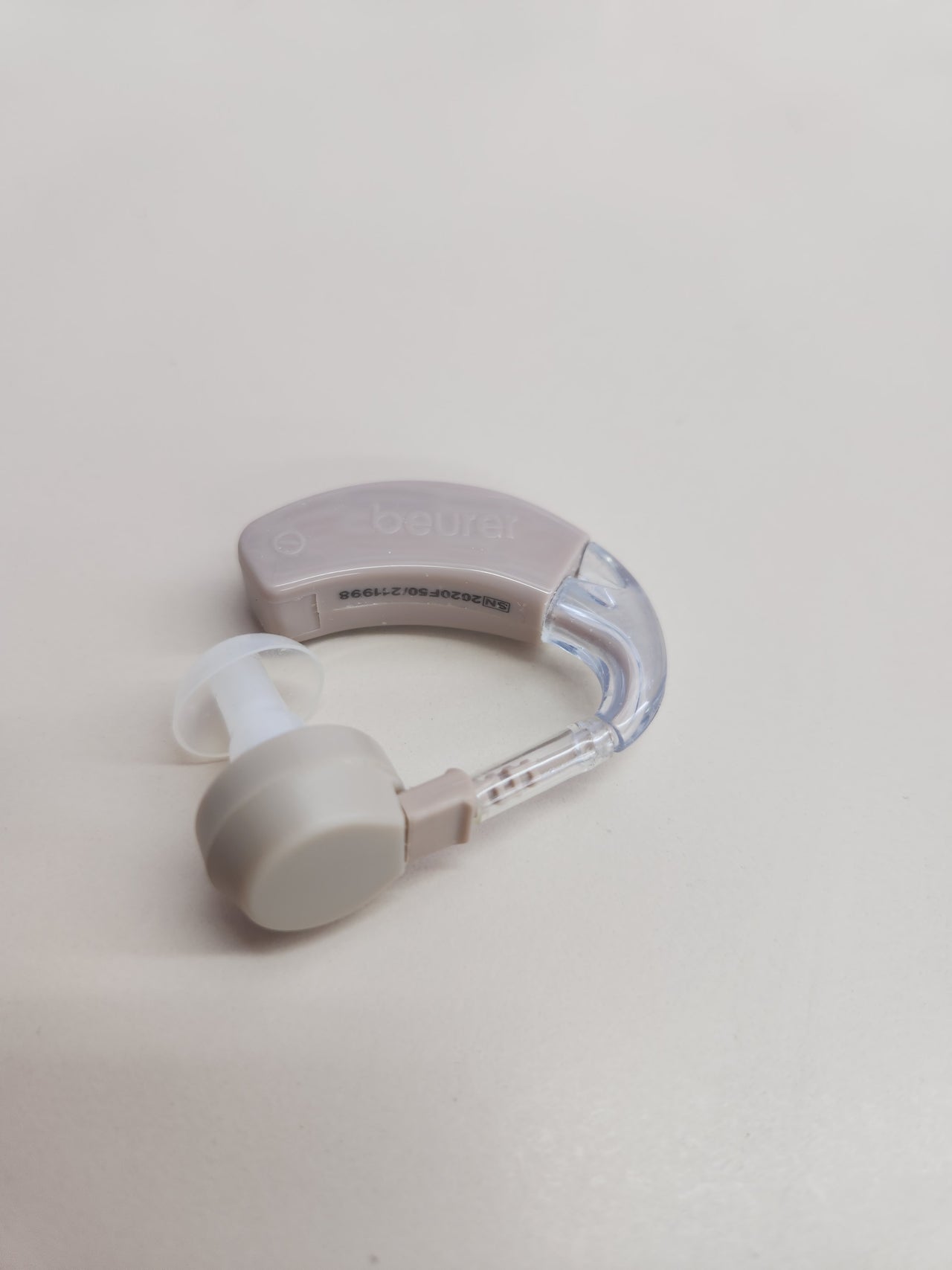 Amplificador Auditivo Beurer HA 20 – Ajustable, 40 dB, Diseño Ergonómico