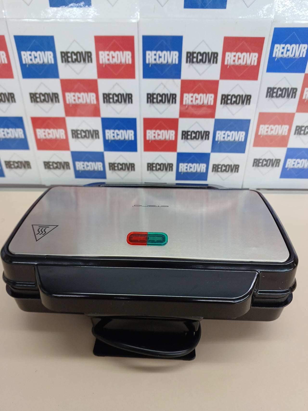 Sandwichera XXL 900 W Emerio apta para todos los tamaños de tostadas, sin BPA, forma de concha, fácil de limpiar, queso no gotea, ganador de precios/rendimiento, prueba 03/2019,