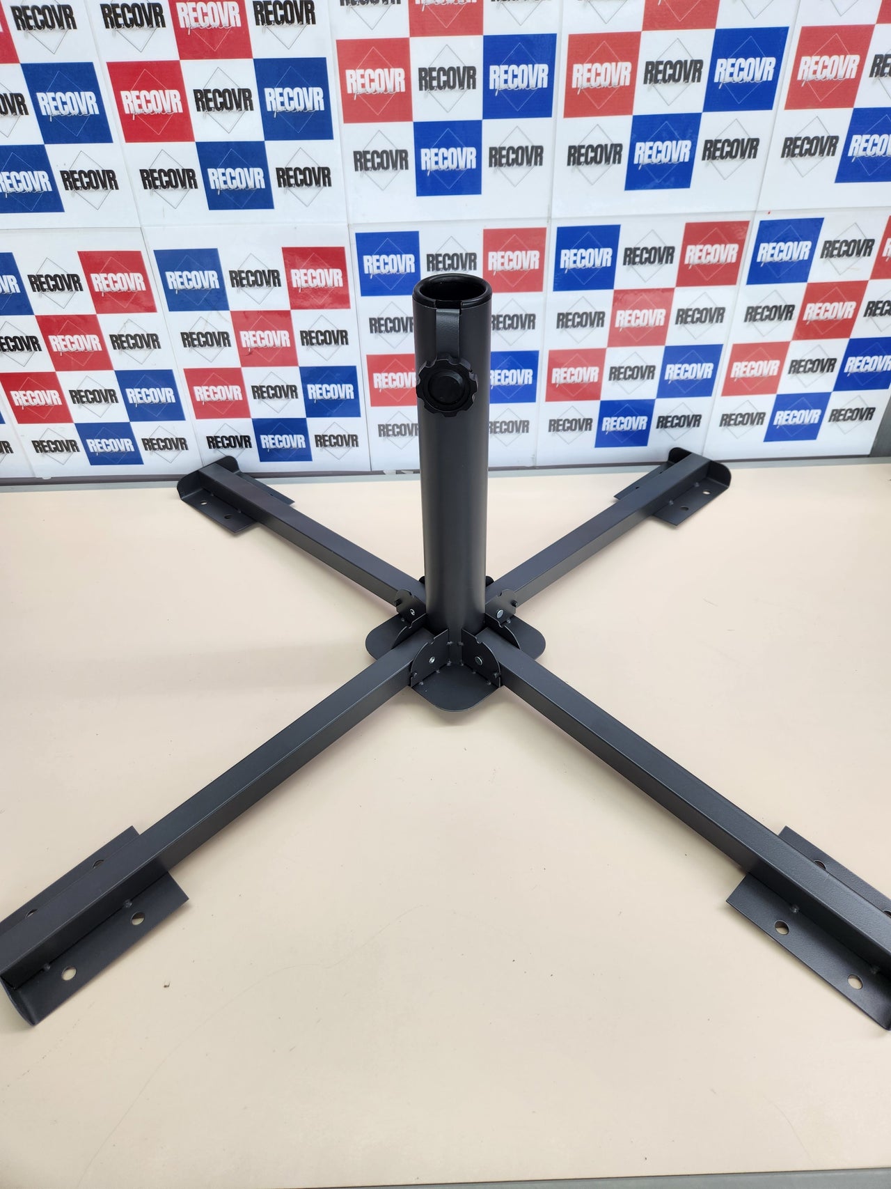 Base plegable de Metal para Sombrilla – Aktive 53991, tubo ajustable 35–38 mm