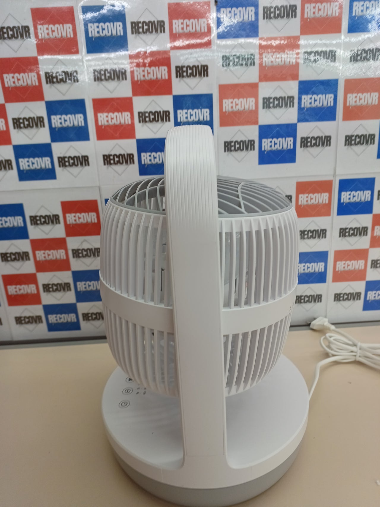 Ventilador sobremesa ultrasilencioso 23 dB con temporizador – Philips