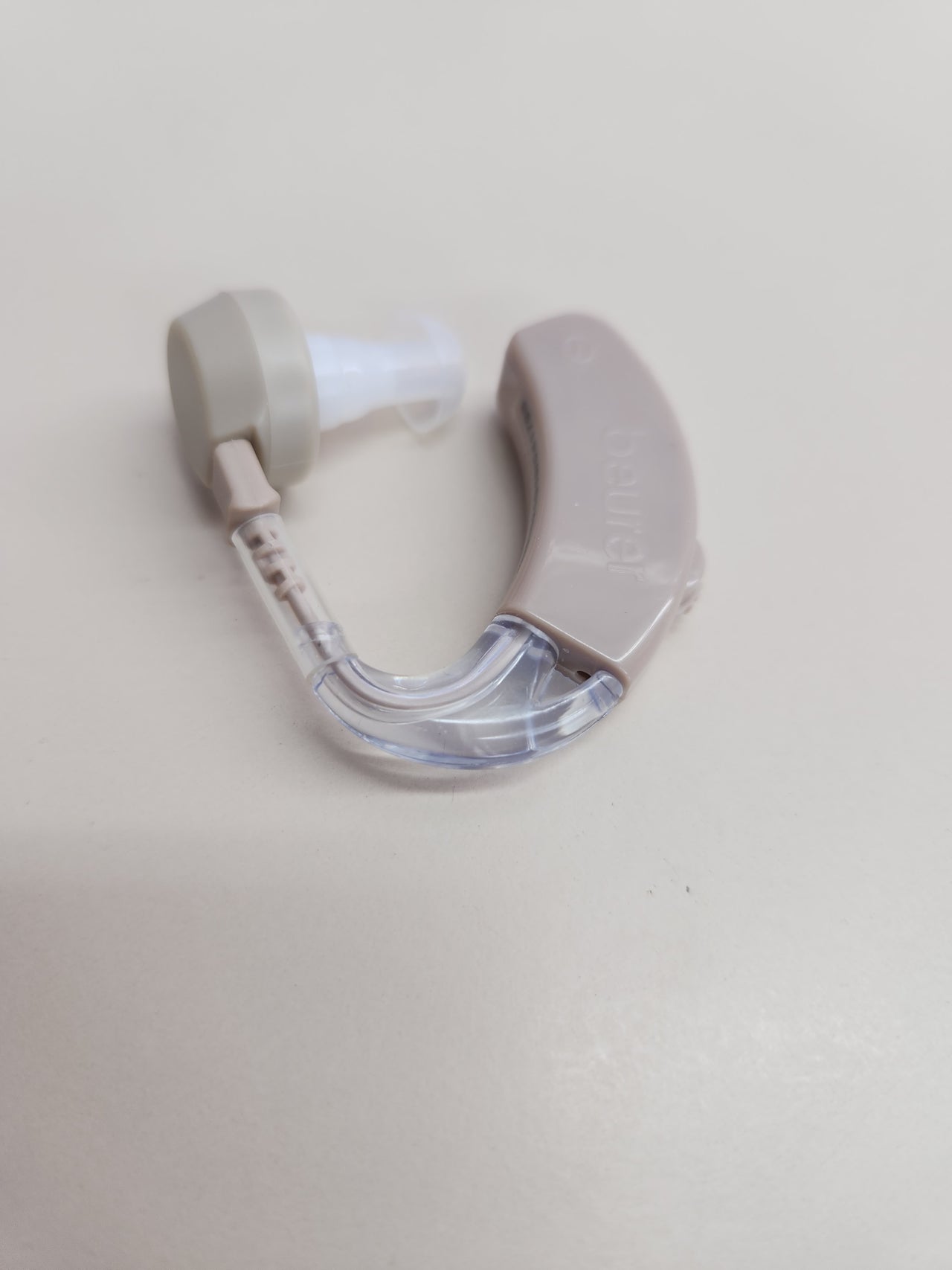 Amplificador Auditivo Beurer HA 20 – Ajustable, 40 dB, Diseño Ergonómico