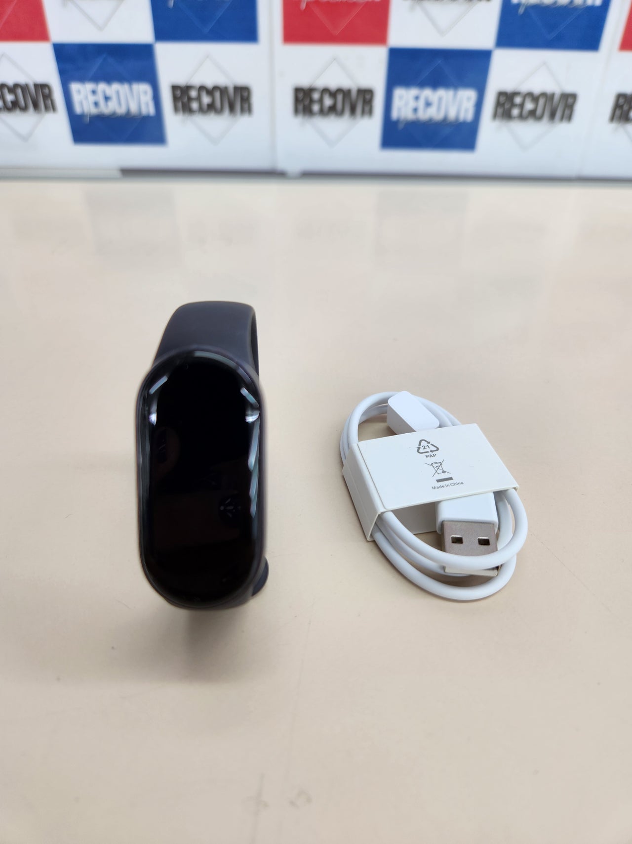 Smartband Xiaomi 10,Pantalla AMOLED de 1,72”, Carga rápida, 150+ Modos
