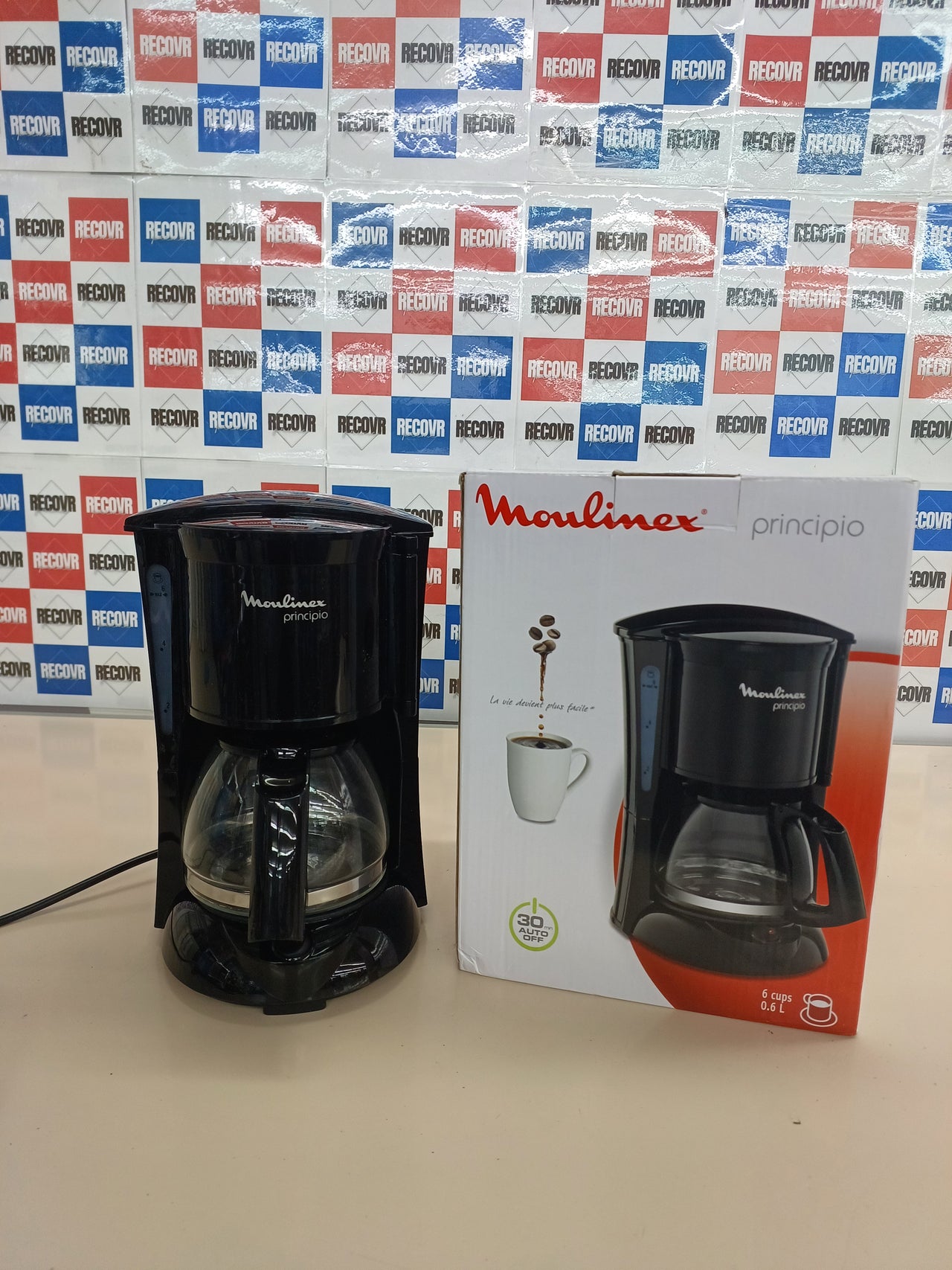 Cafetera filtro 0.6 L 600 W con antigoteo MOULINEX