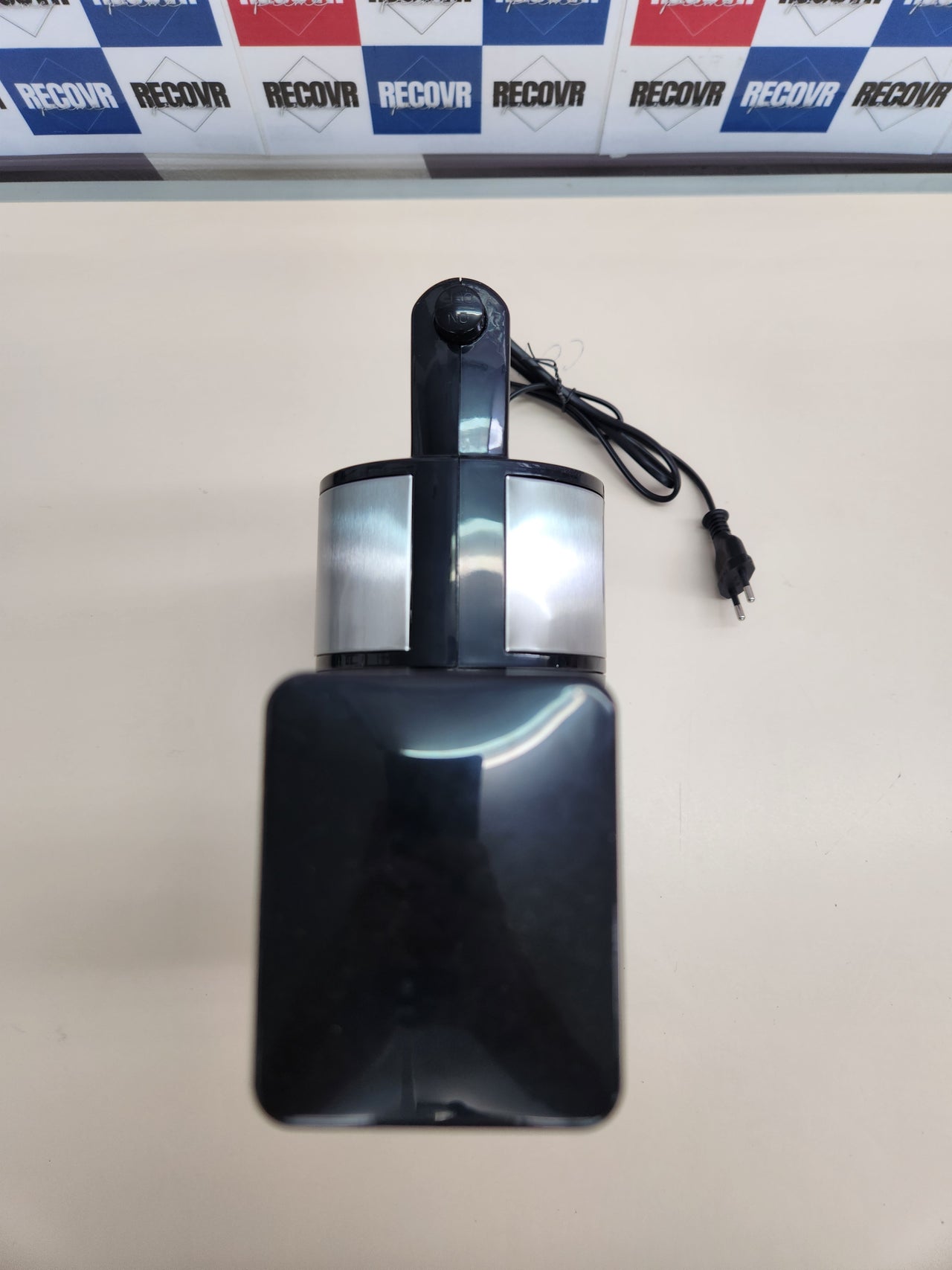 Rallador Eléctrico y Rebanador de Verdurasde Acero, 3 Rodillos de Acero Intercambiables, Corte Juliana, Rodajas y Rejillas Fina, Multi-Function Grater and Slicer BEPER BP.400