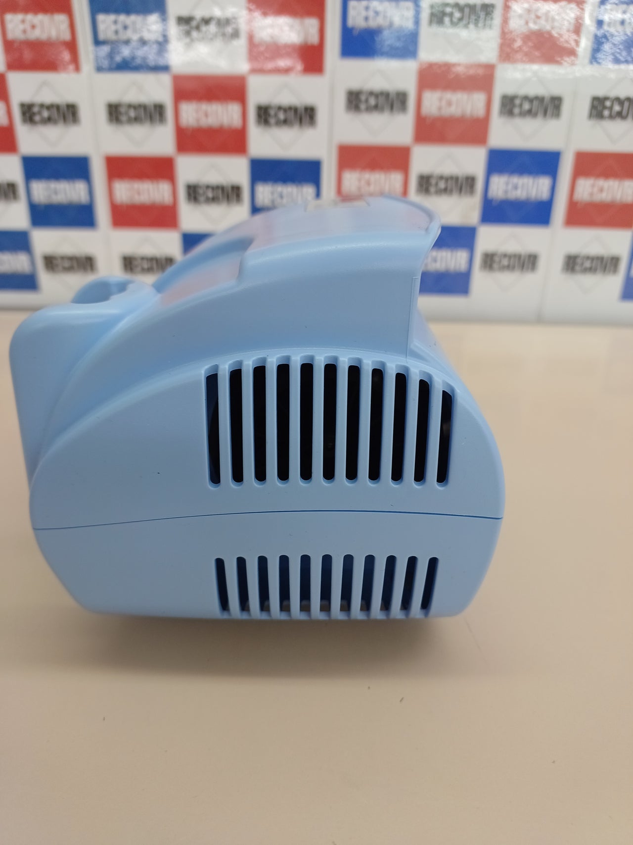 Flaem, Neb-Aid, Nebulizador Portátil, Rápido y Compacto para Vías Respiratorias Bajas, Máquina Nebulizadora para Adultos y Niños Certificada con Mascarillas Blanda y Filtro de Aire, Hecho en Italia