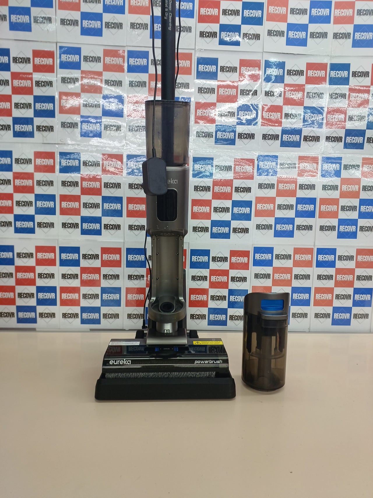 Aspirador y Fregona Eureka RapidWash NEW430