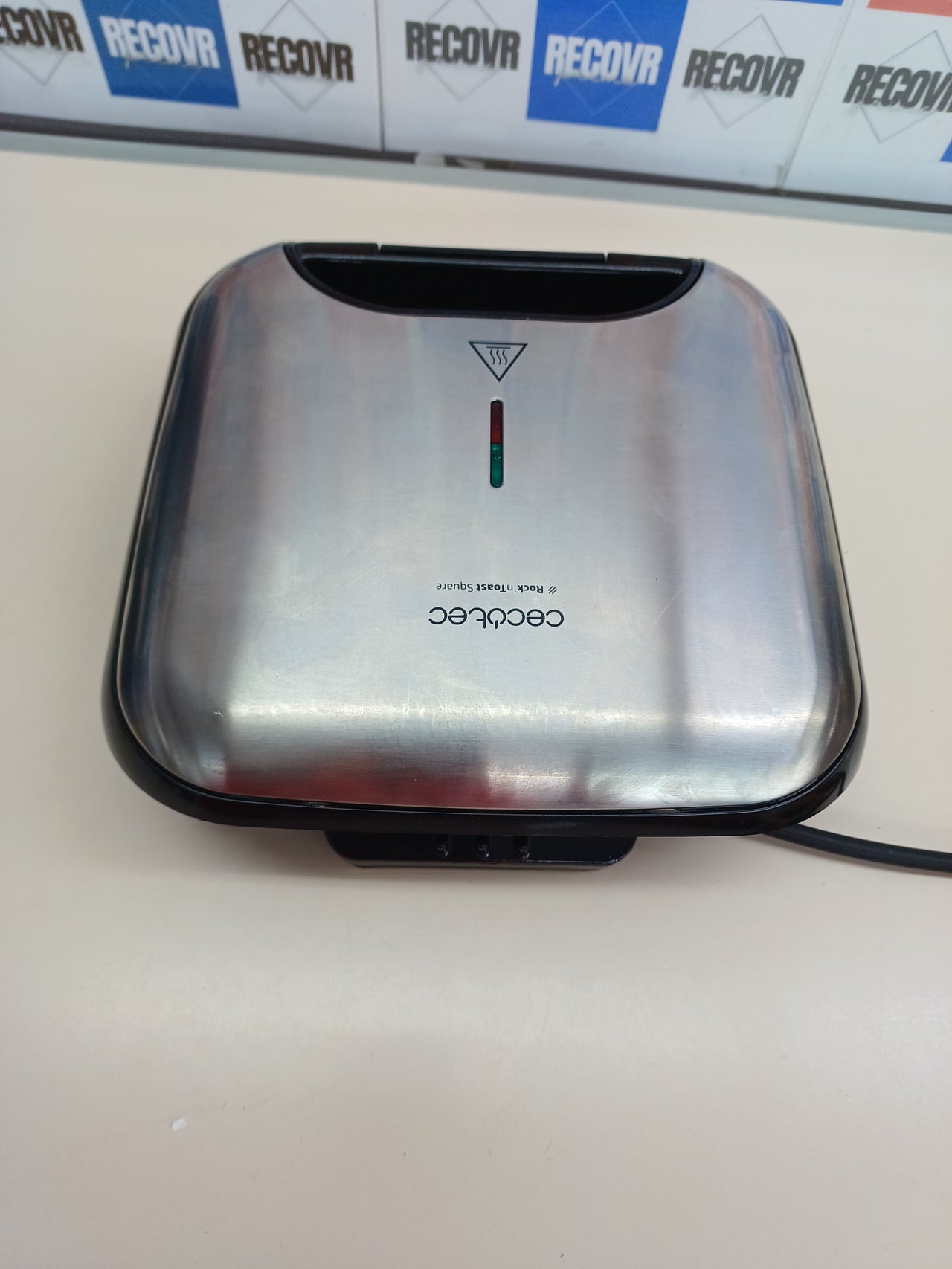 Sandwichera 750W 2 sándwiches antiadherente piedra - Cecotec