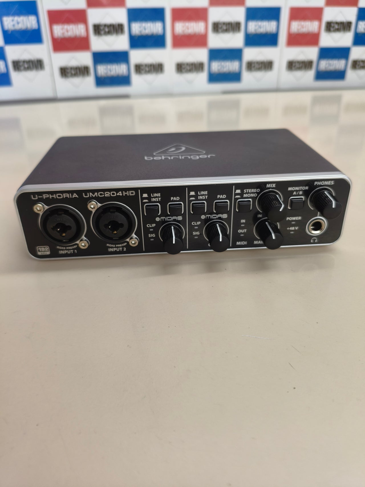 Interfaz de audio USB Behringer U-PHORIA