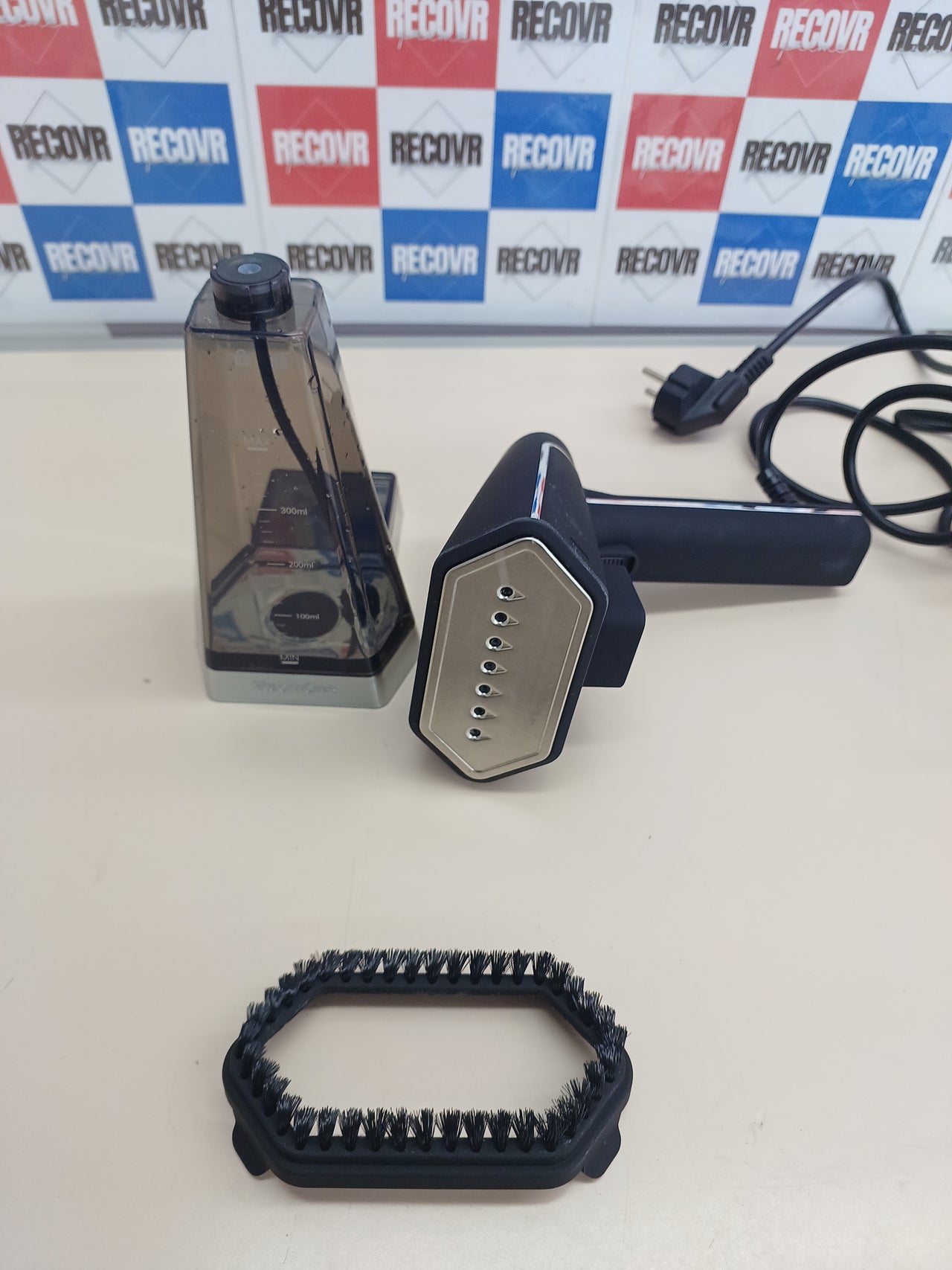 Plancha vertical viaje 2000 W, rápida y eficaz STEAMONE