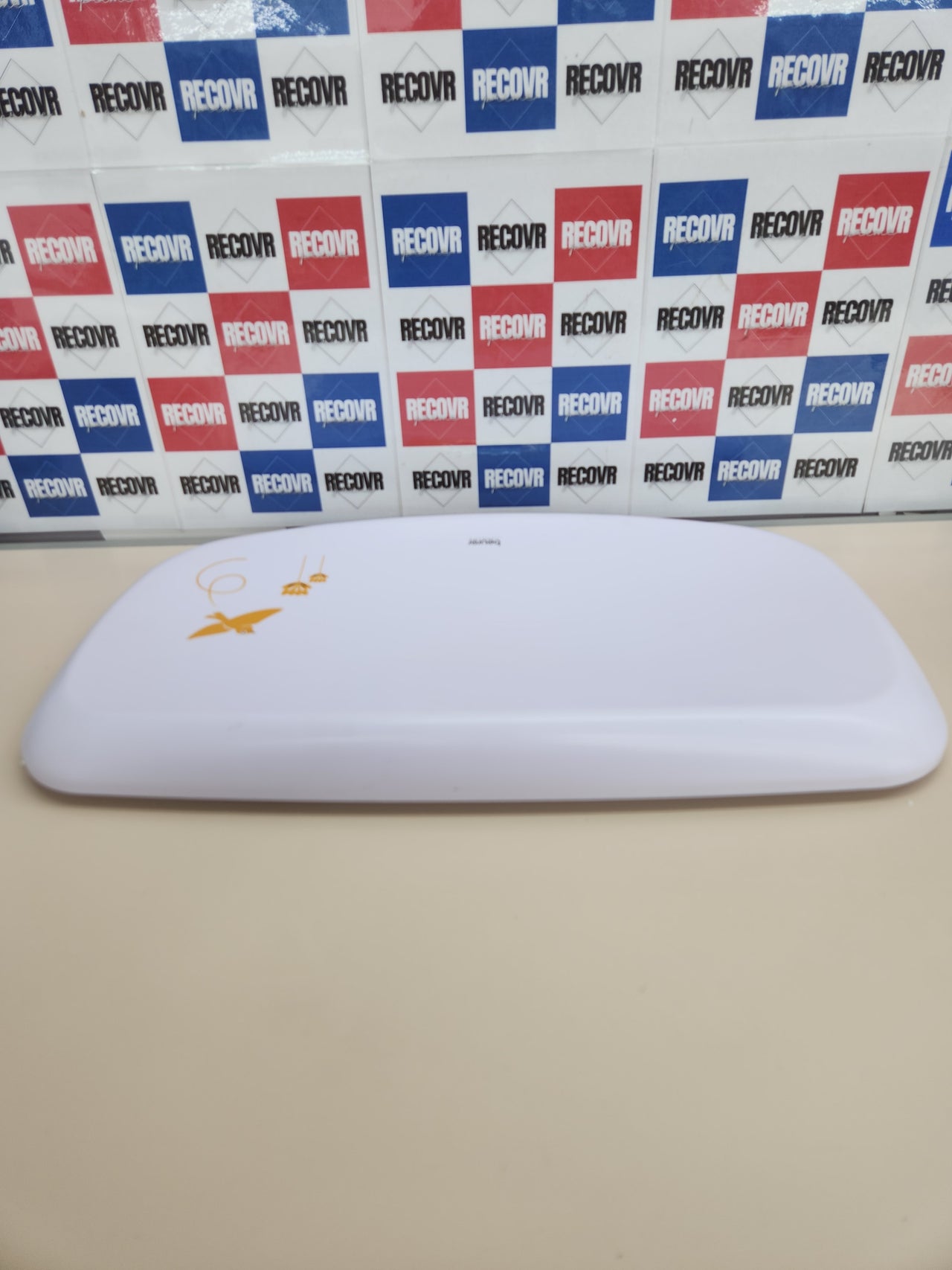 Báscula 20 kg para bebés, con superficie curvada y segura, función de tara y retención para bebés que patalean, medición y visualización en pasos de 5 g Beurer BY 80