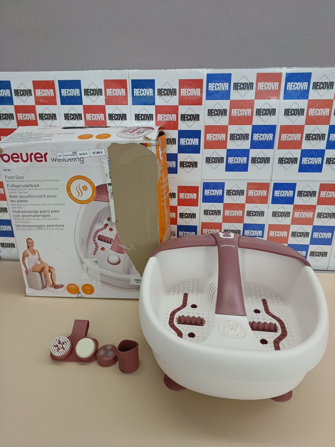 Beurer FB 35 Hidromasaje para Pies, 140 W, 3 funciones de masaje vibratorio, masaje con burbujas, calentamiento de agua, 16 imanes, aromaterapia, 41 x 38 x 17 cm, rojo y blanco