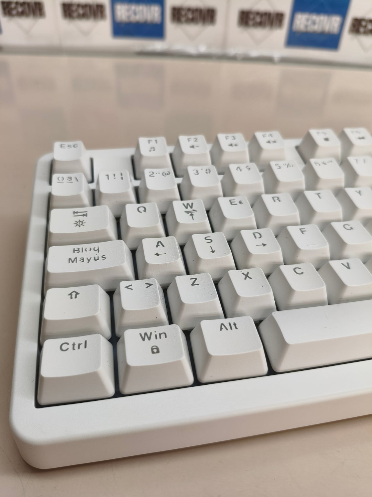 Teclado mecánico gaming Mars Gaming MKPRO