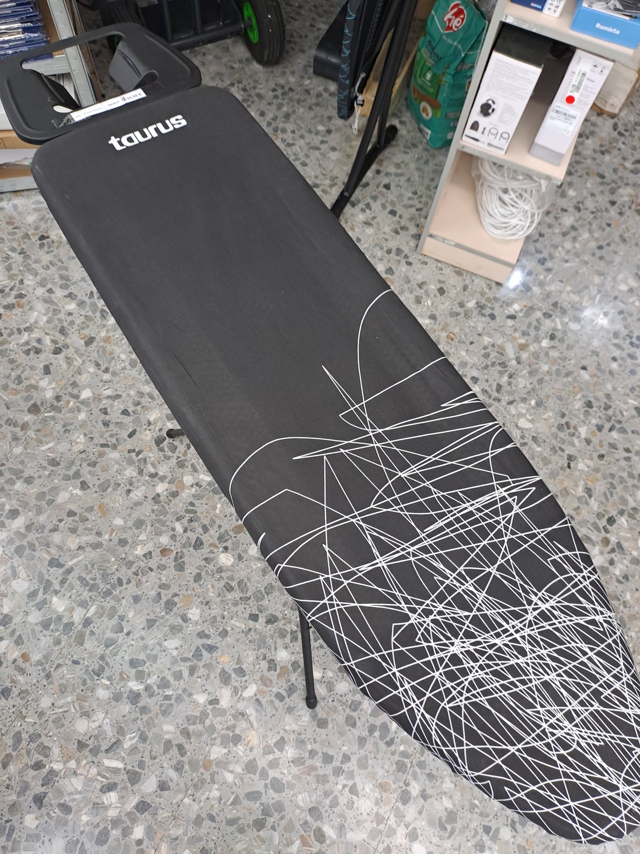 Tabla planchar 110x32 regulable plegable Taurus