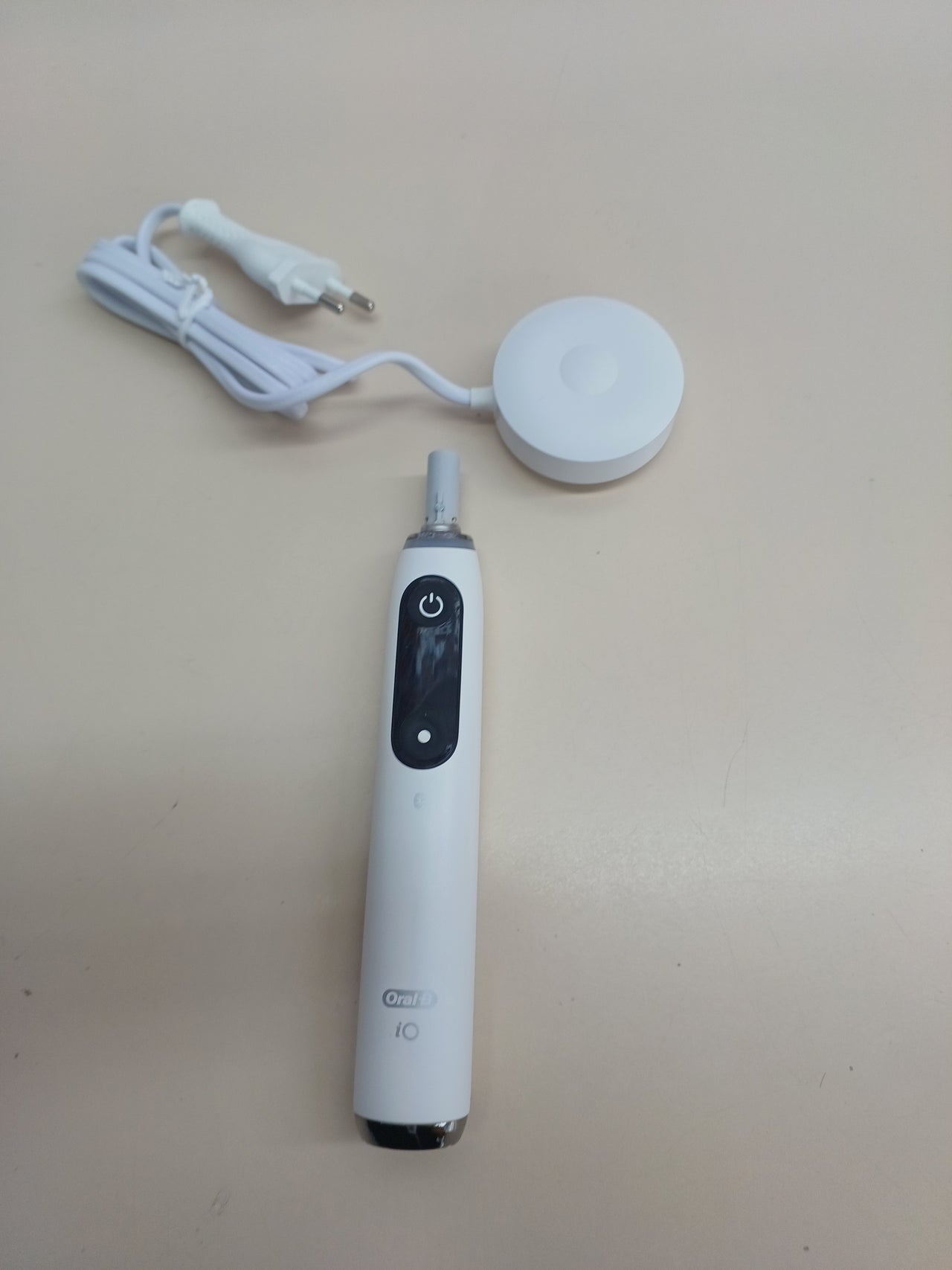Cepillo eléctrico iO9 blanco recargable Oral-B