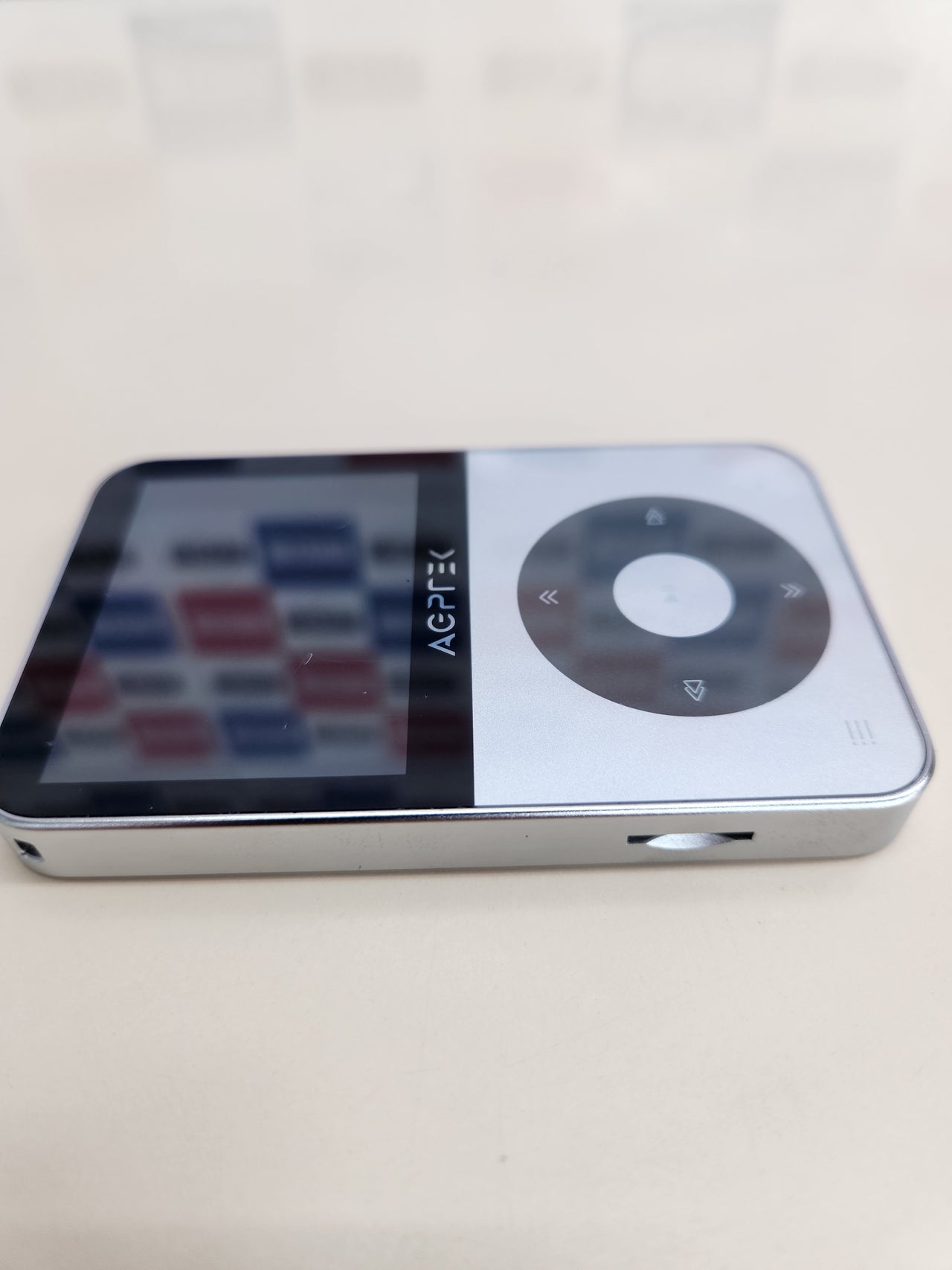 Reproductor MP3 64GB  Bluetooth 5.3, 2.3"