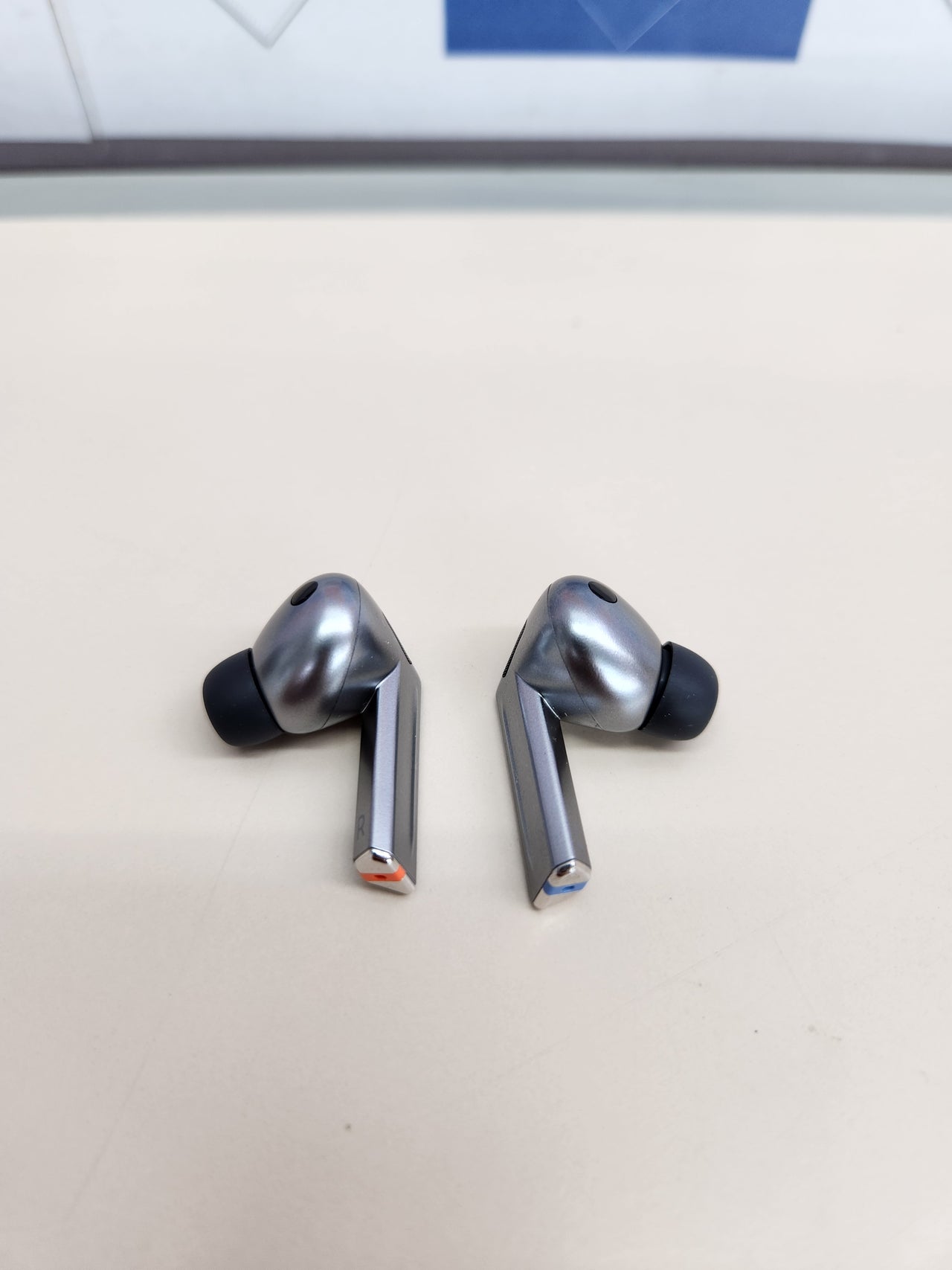 Auriculares Samsung Galaxy Buds3 Pro + Cargador
